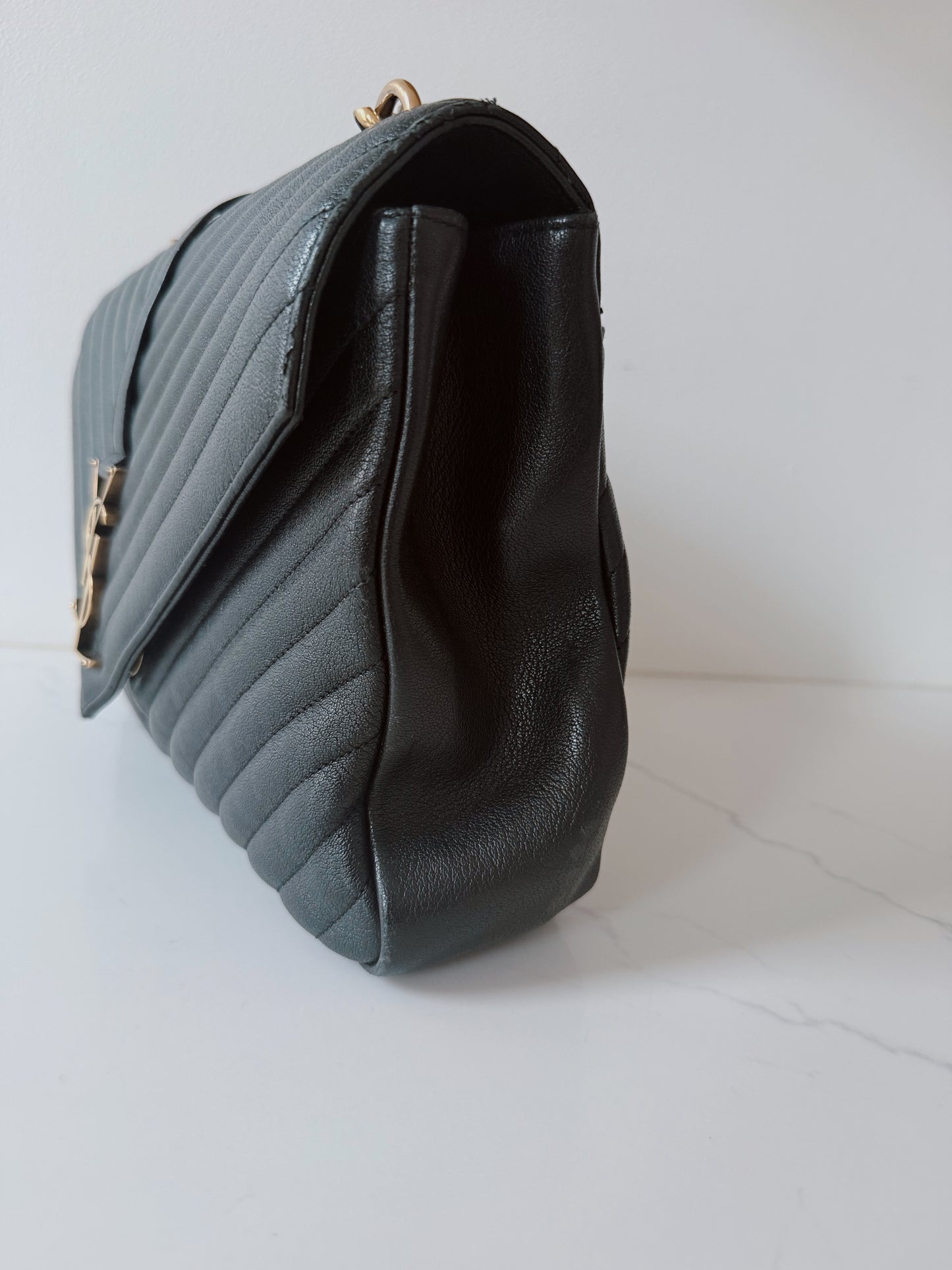 YSL Classic Monogram College Bag
Matelasse Chevron Leather
Large