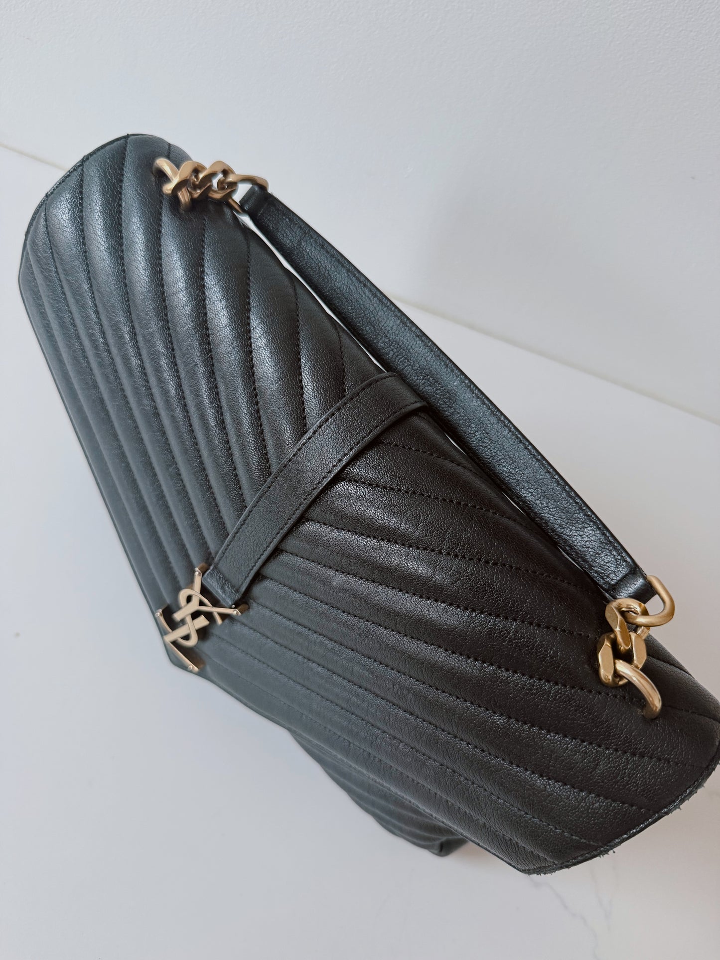 YSL Classic Monogram College Bag
Matelasse Chevron Leather
Large