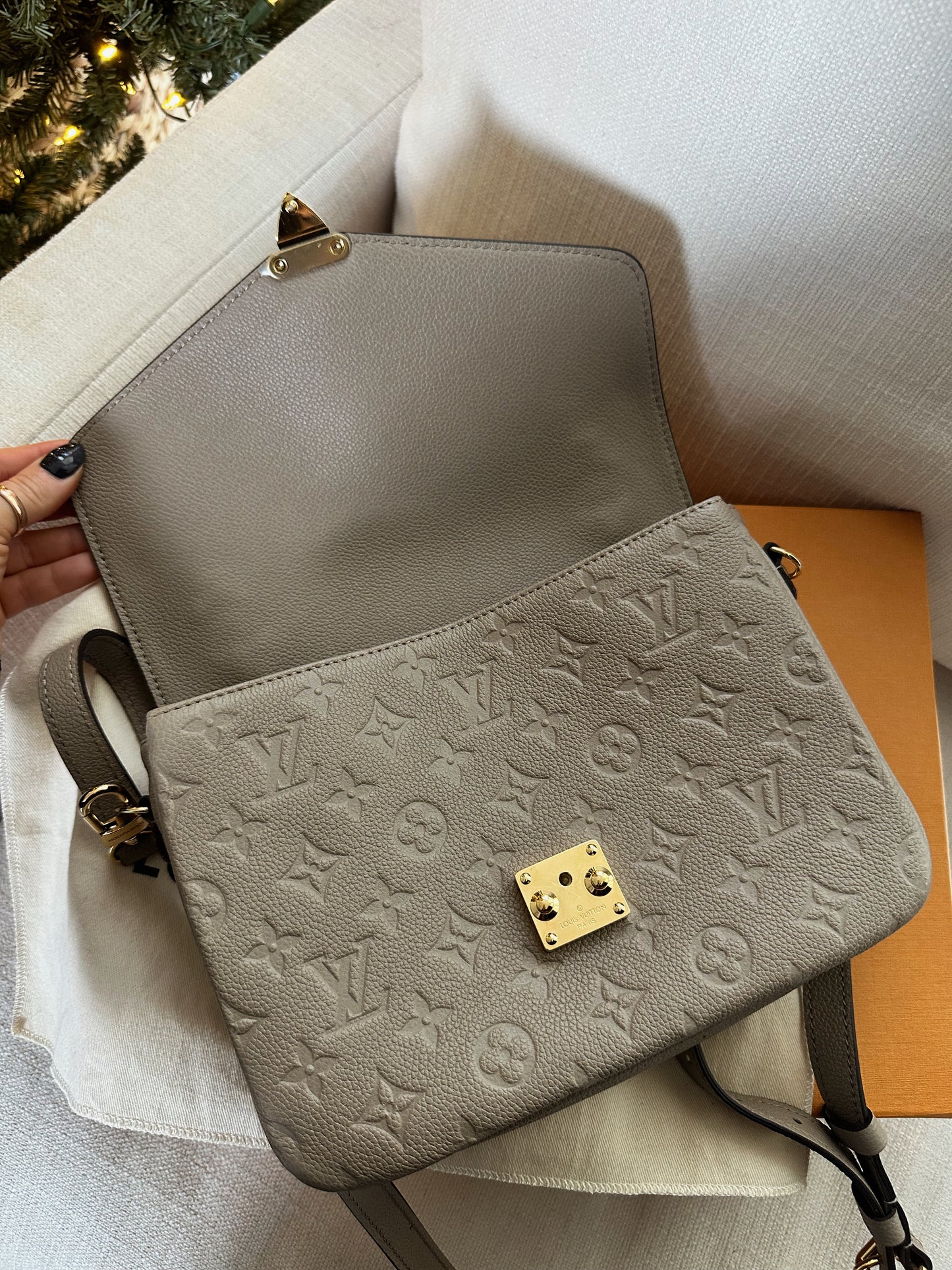 Louis Vuitton Pochette Metis Turtle Dove