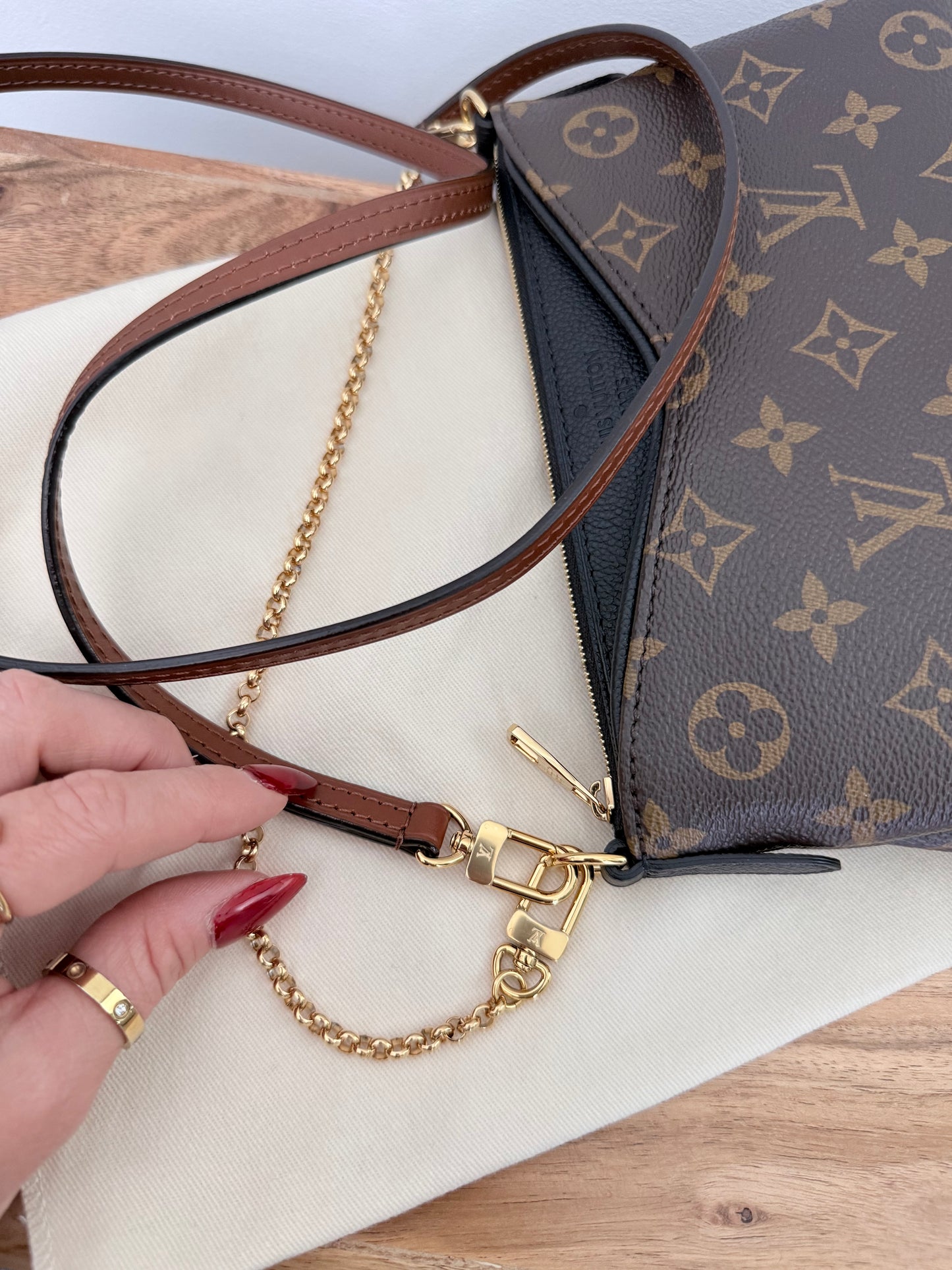 Louis Vuitton Pallas Crossbody Monogram