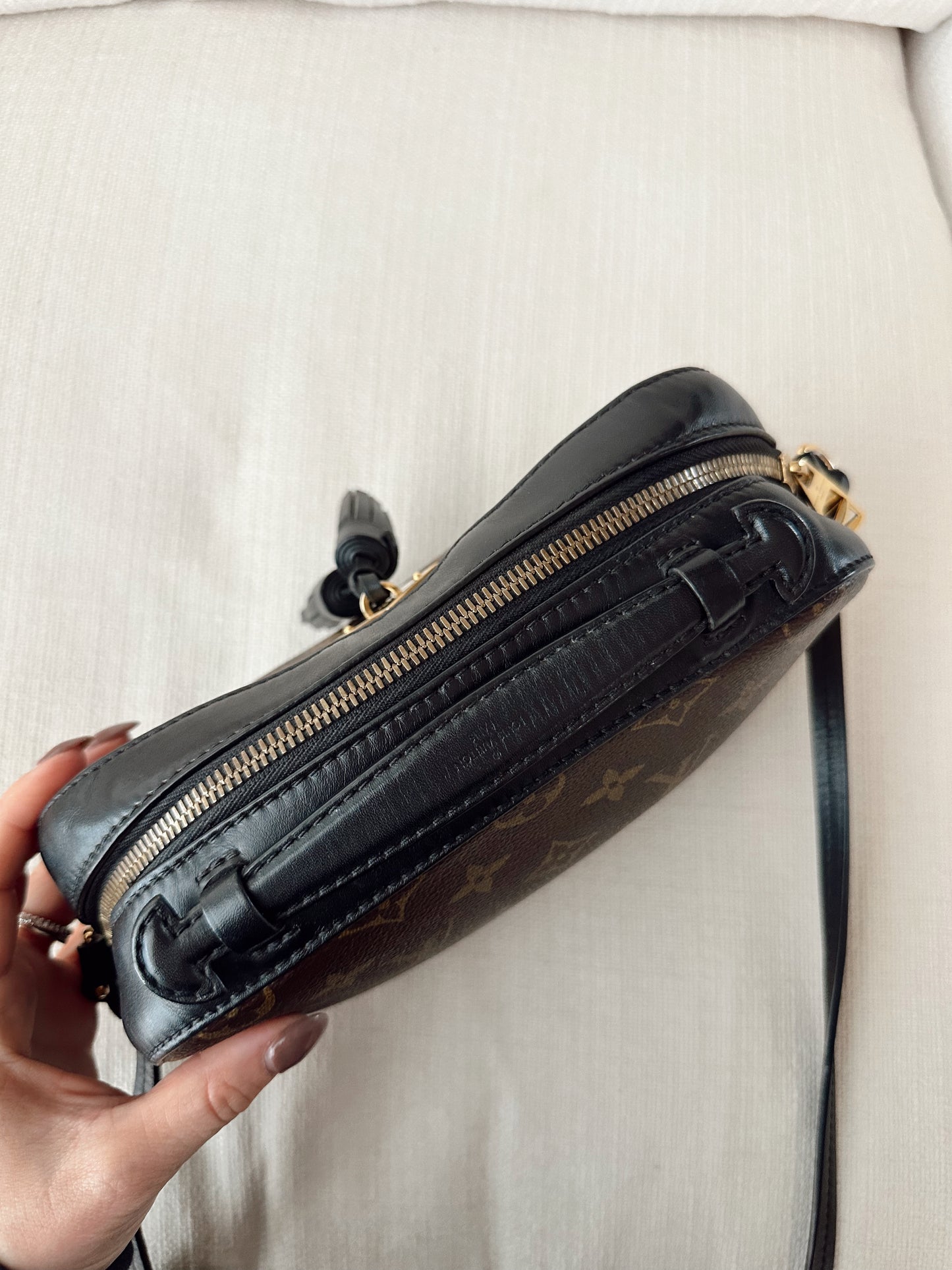 Louis Vuitton Saintonge Handbag