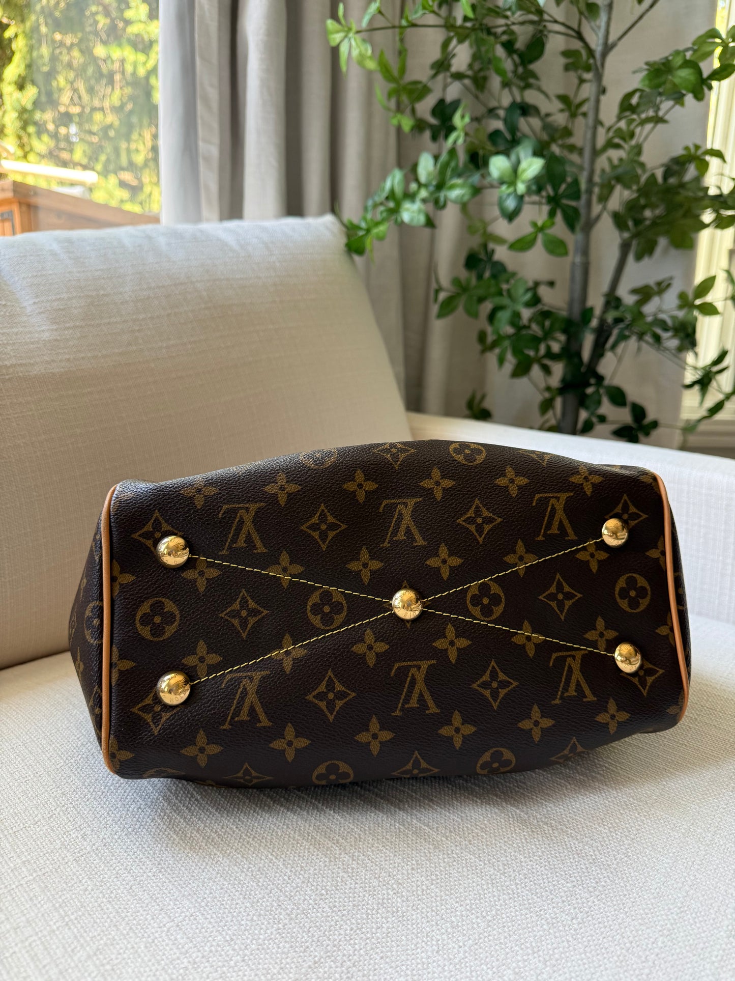Tivoli Handbag Monogram
Canvas PM
