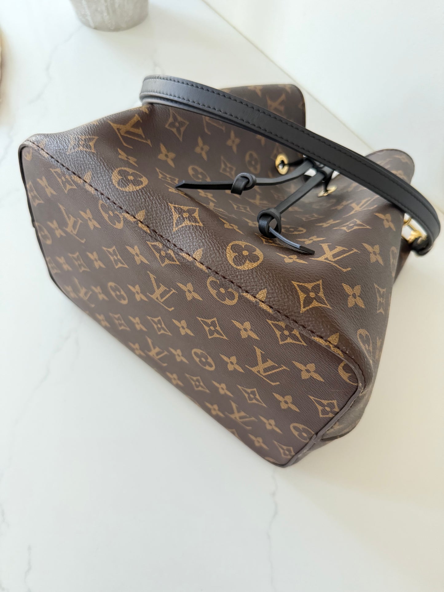 Louis Vuitton NeoNoe Monogram MM Black