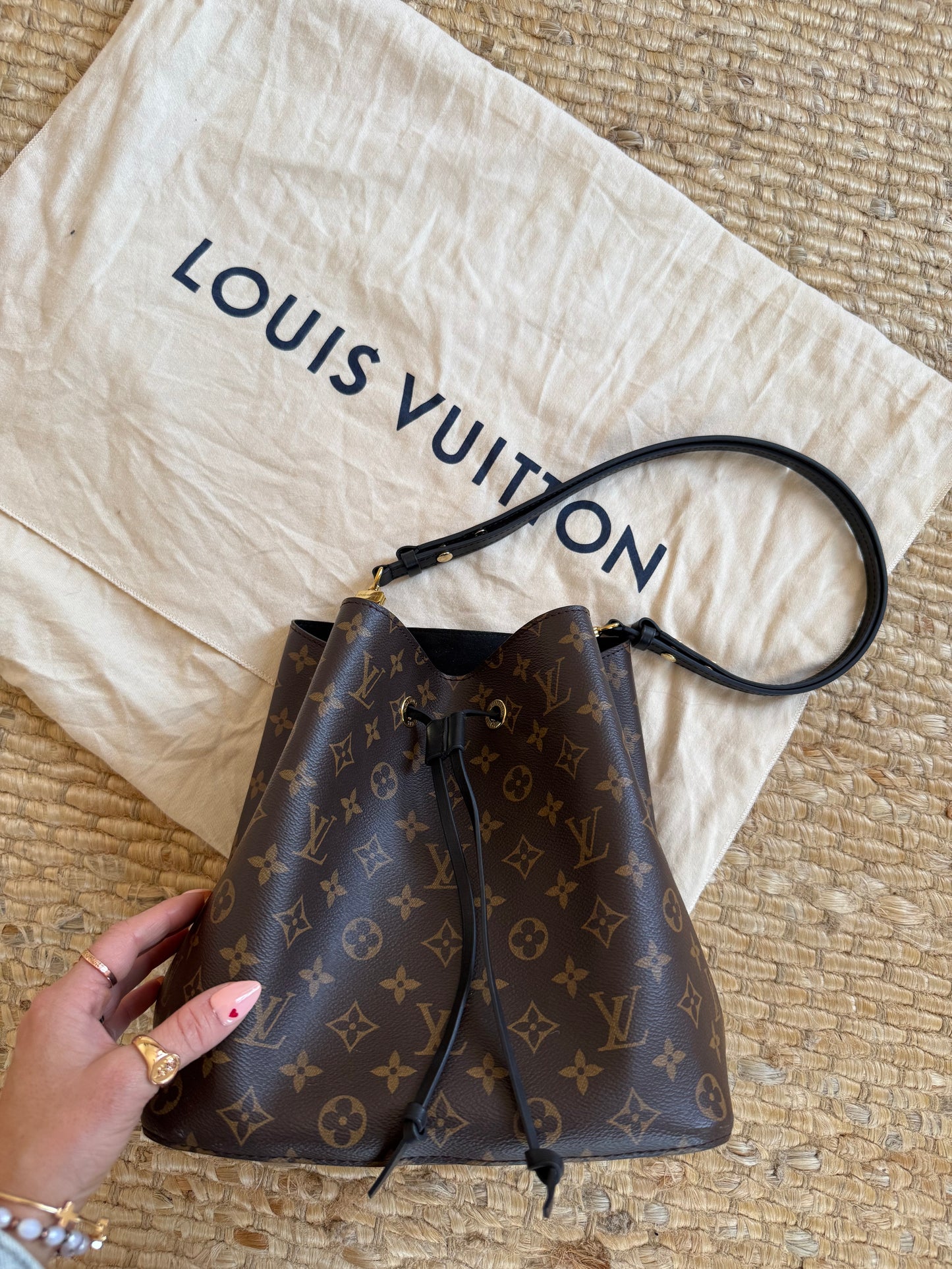 Louis Vuitton NeoNoe Monogram MM Black