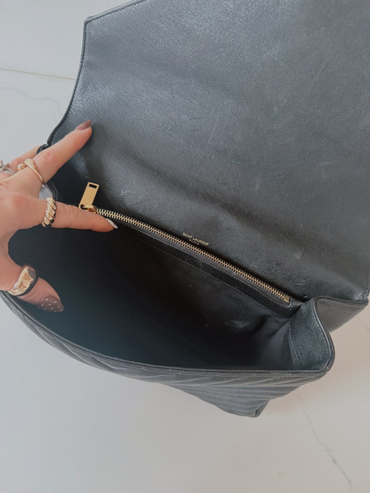 YSL Classic Monogram College Bag
Matelasse Chevron Leather
Large