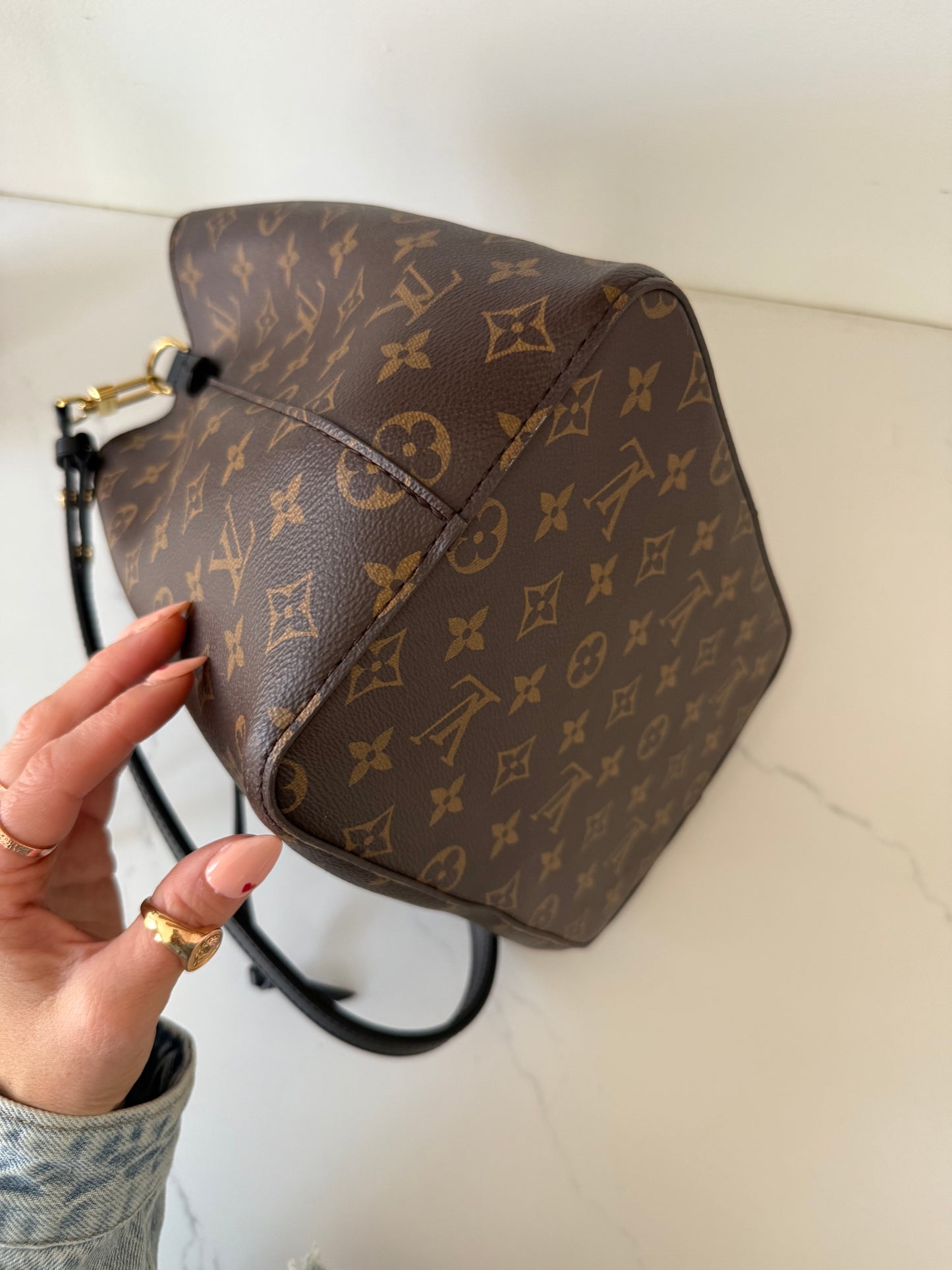 Louis Vuitton NeoNoe Monogram MM Black