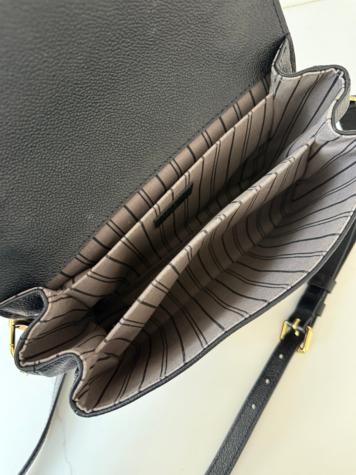 Louis Vuitton Pochette Metis Empreinte