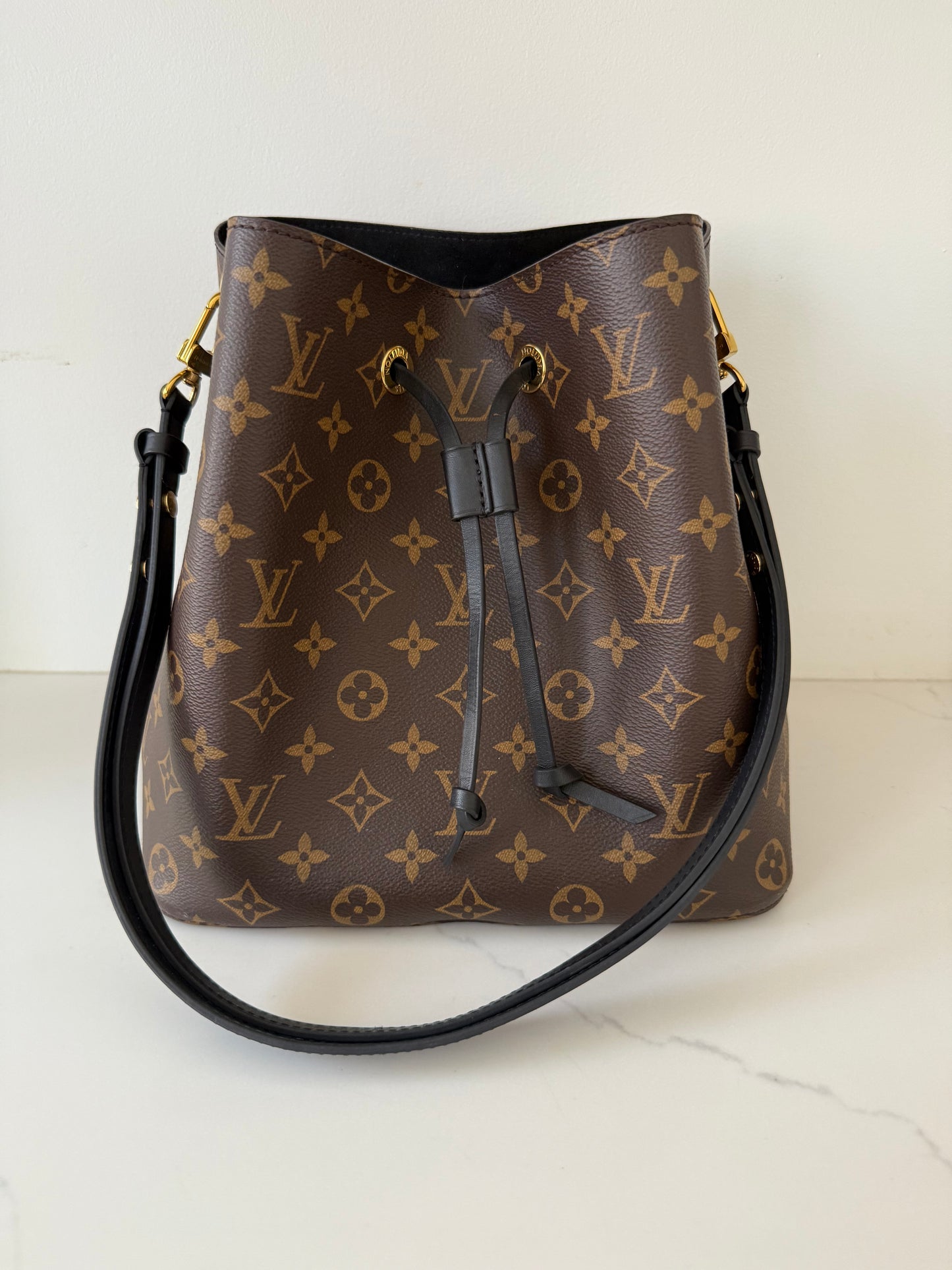 Louis Vuitton NeoNoe Monogram MM Black