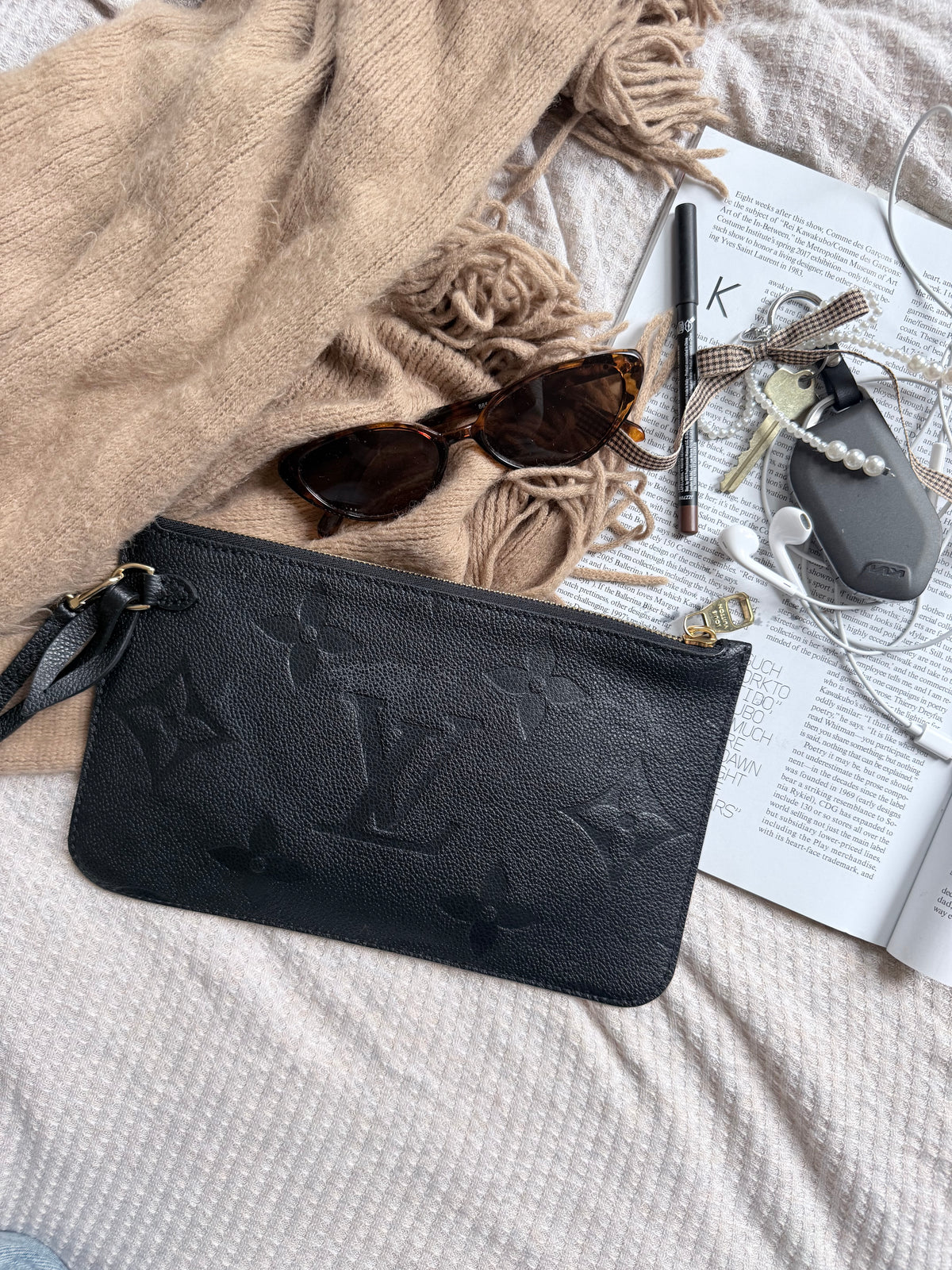 Louis Vuitton Neverfull Wristlet Empreinte