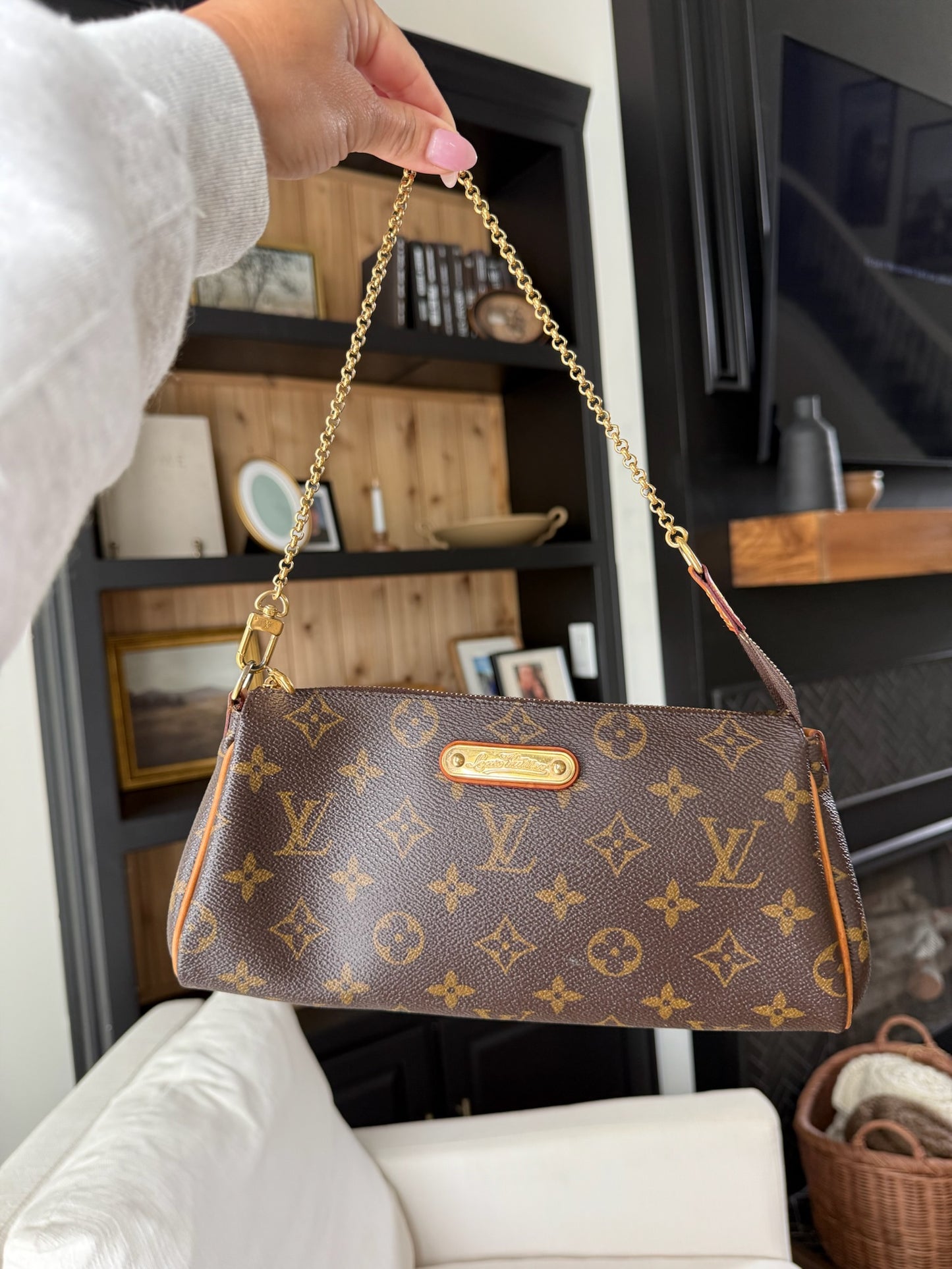 Louis Vuitton Eva clutch bag