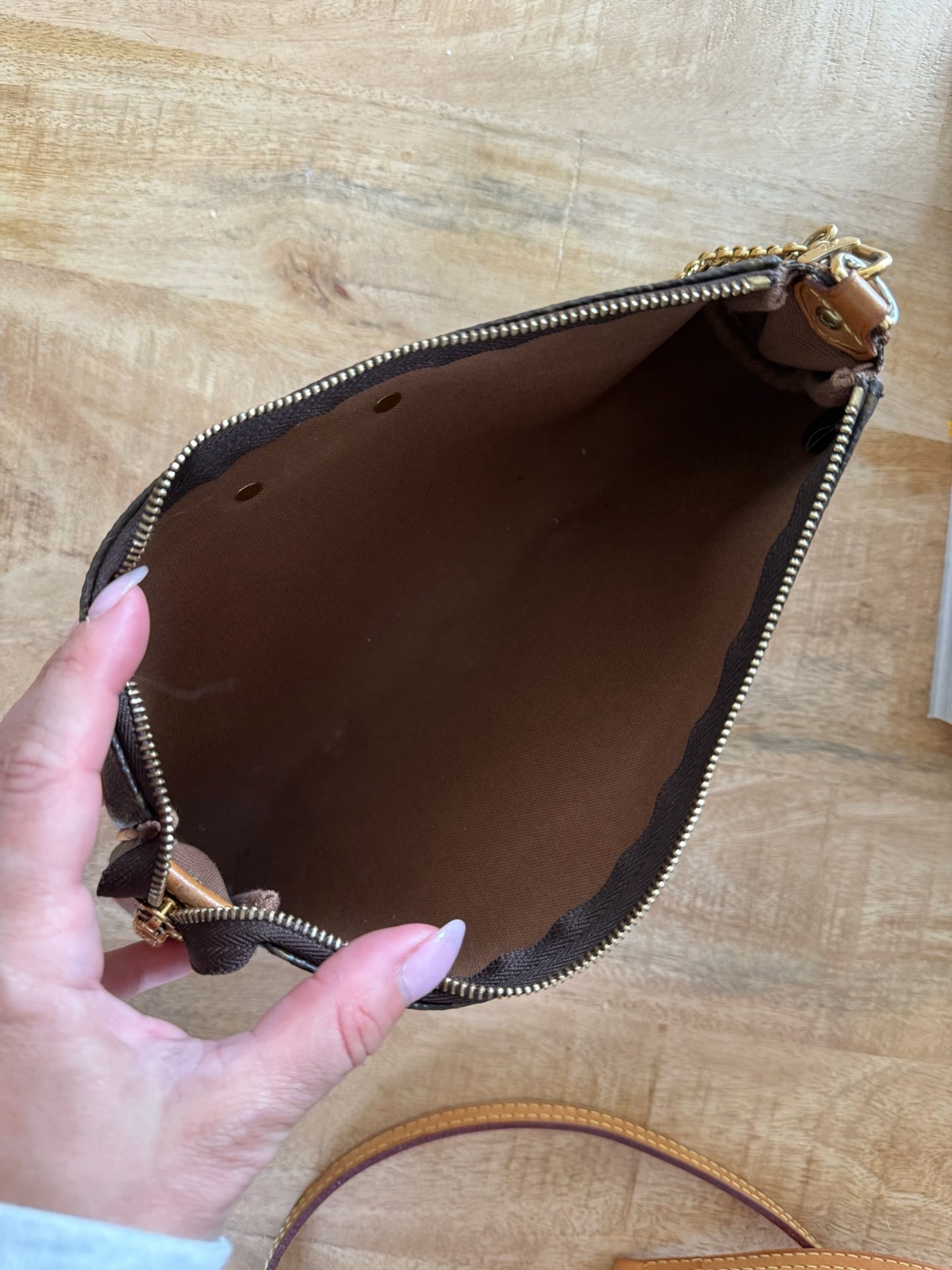 Louis Vuitton Eva clutch bag
