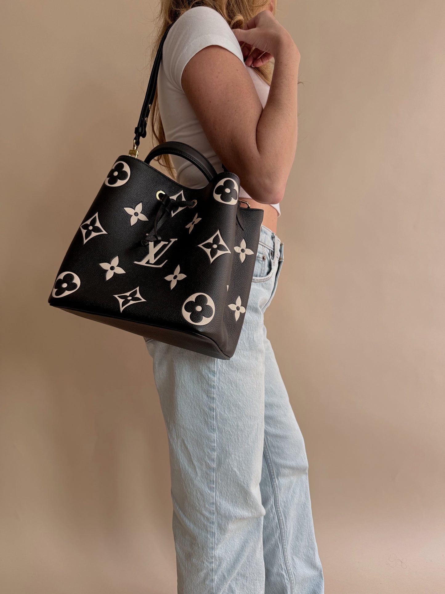 Louis Vuitton NéoNoé MM Bucket Bag Bicolor Monogram Empreinte