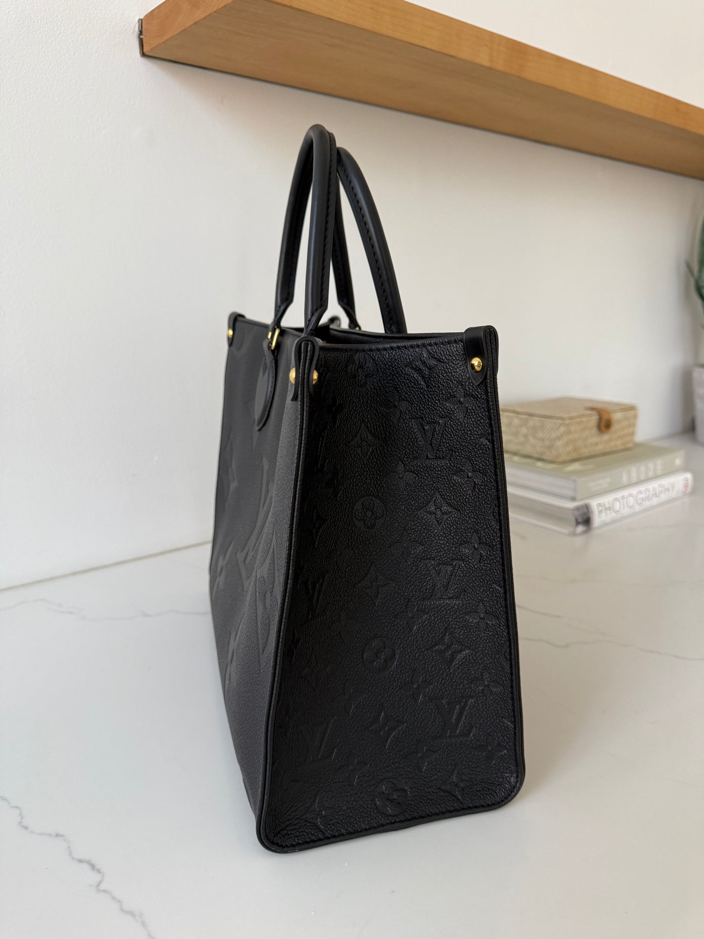 Louis Vuitton On The Go Tote MM Emp