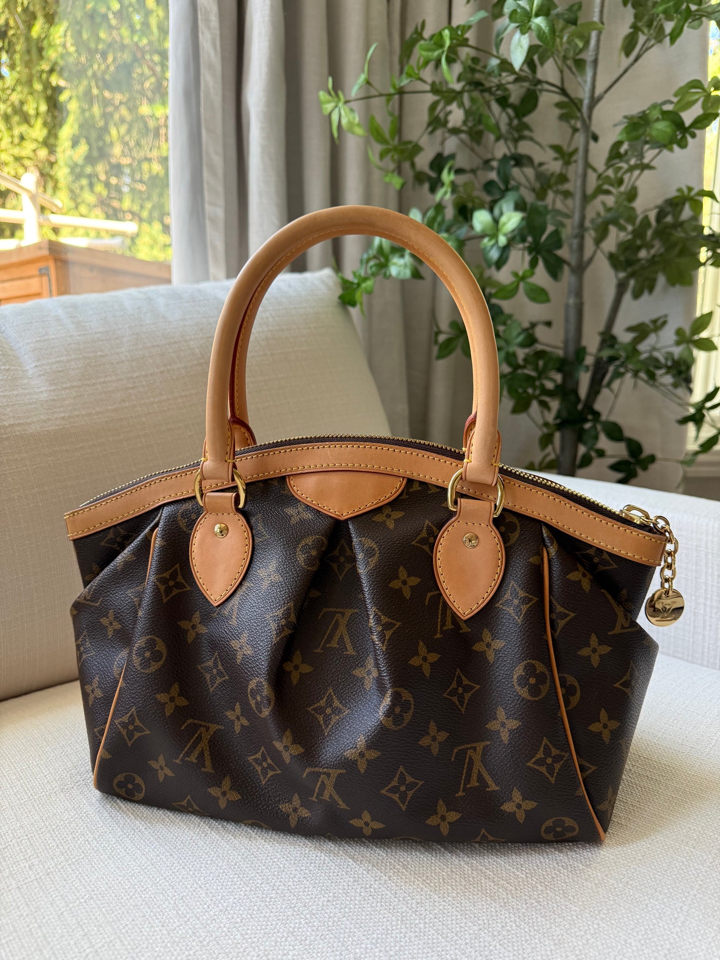 Tivoli Handbag Monogram
Canvas PM