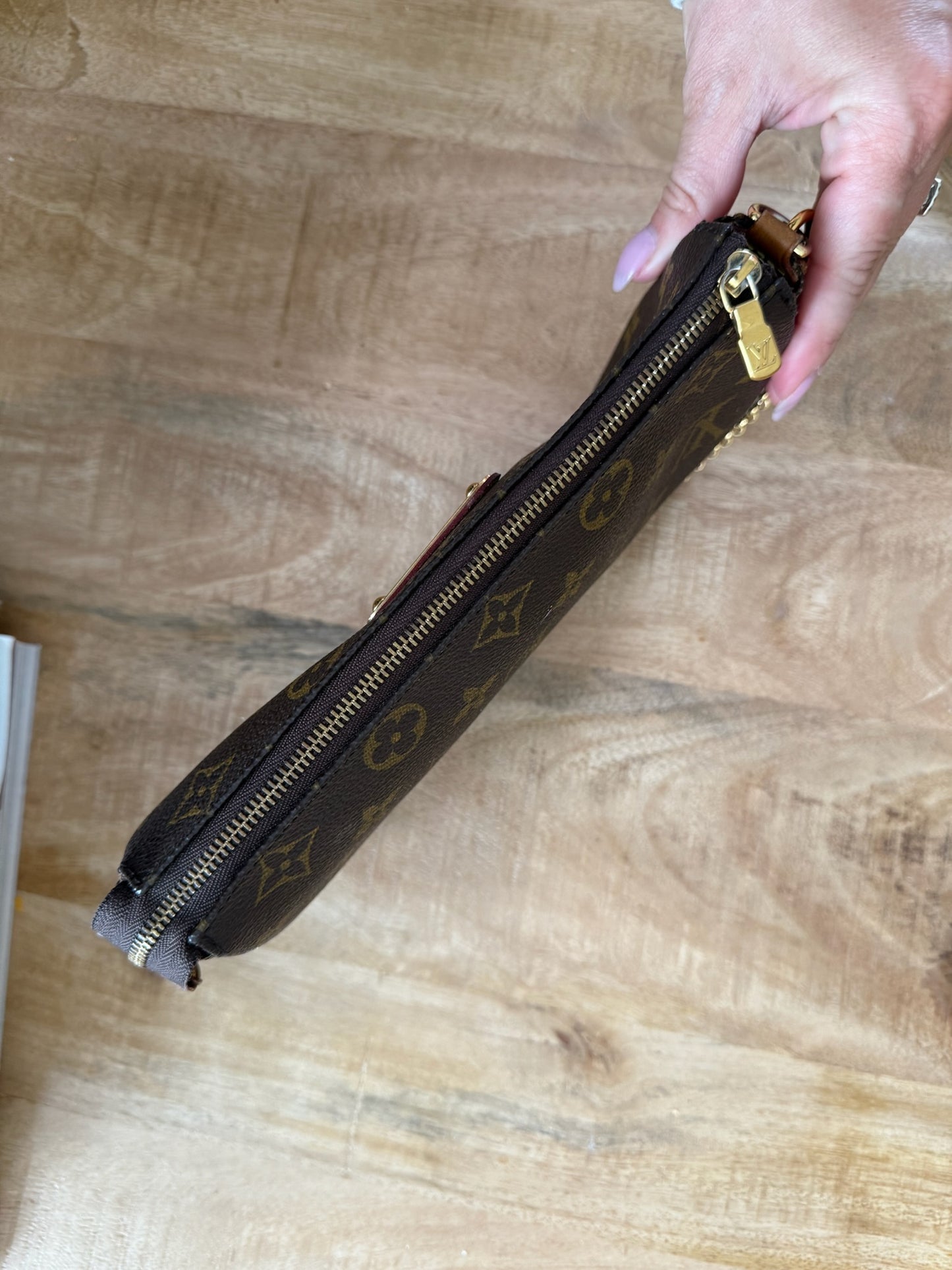 Louis Vuitton Eva clutch bag