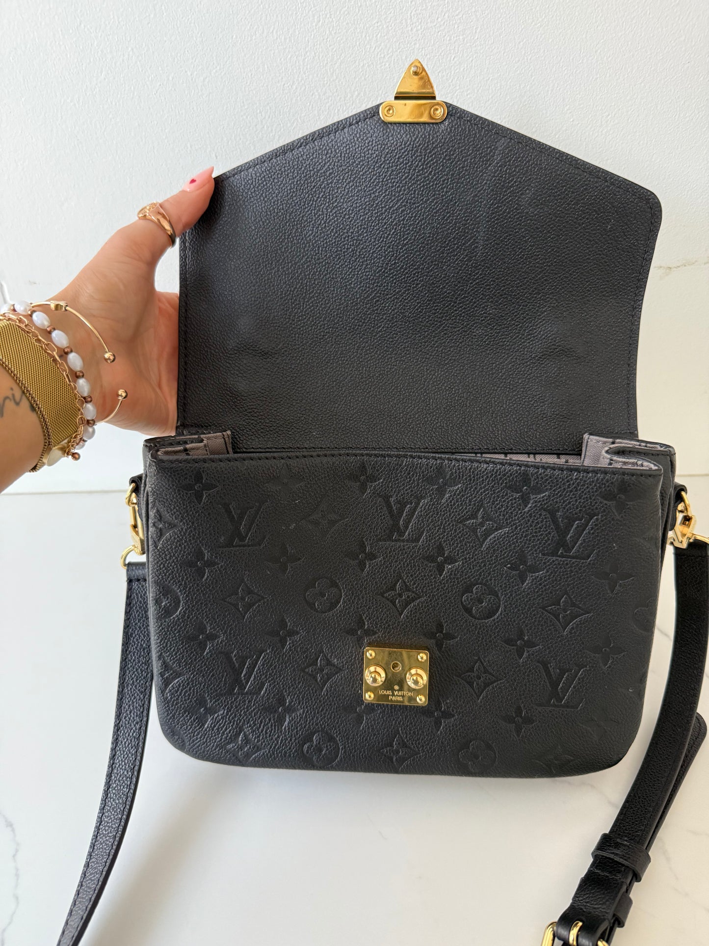 Louis Vuitton Pochette Metis Empreinte