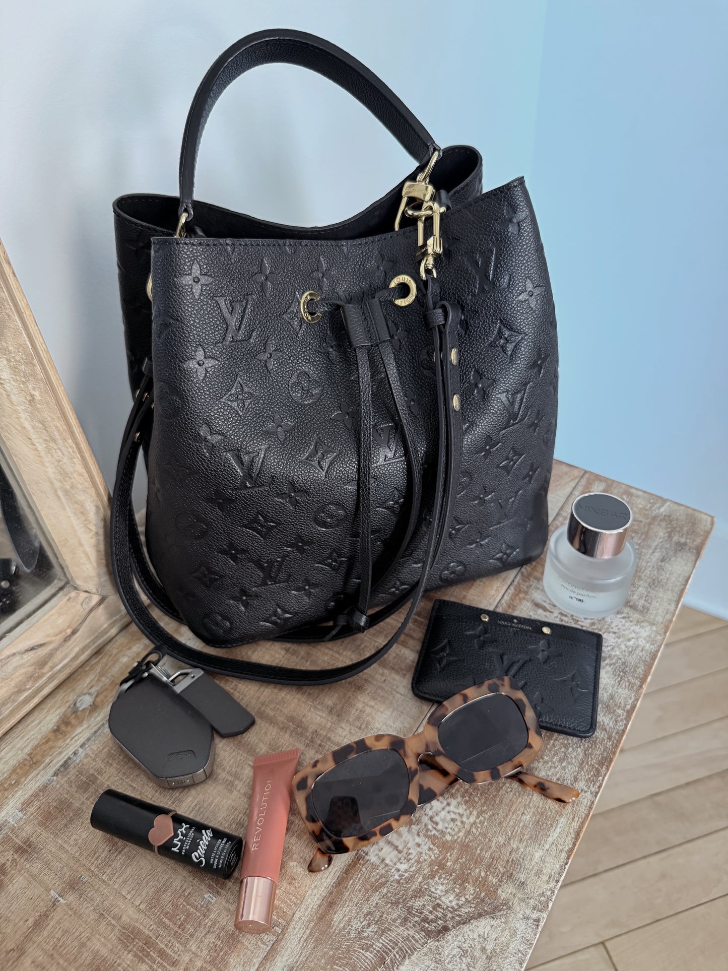 Louis Vuitton NéoNoé MM Bucket Bag Monogram Empreinte