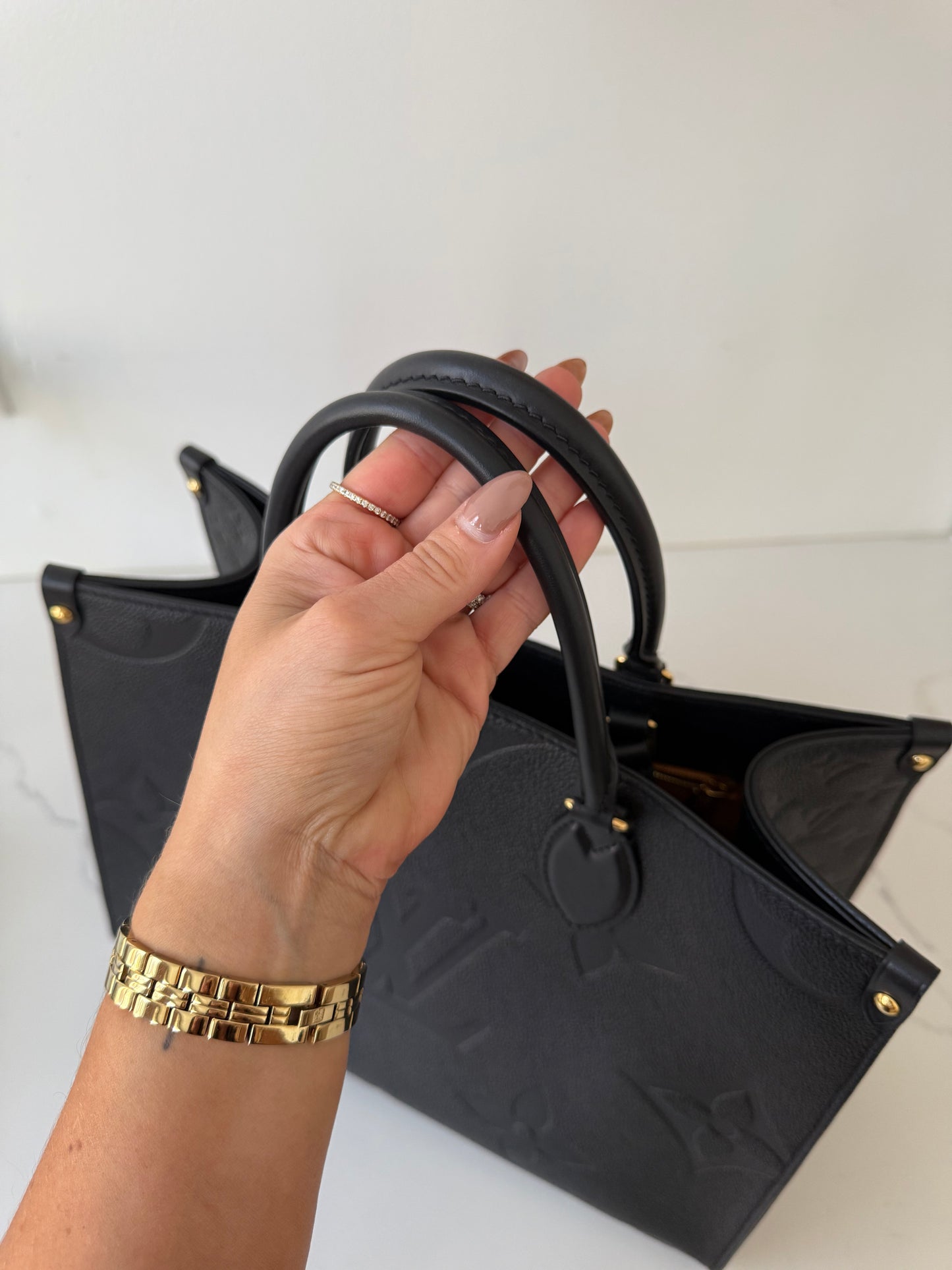 Louis Vuitton On The Go Tote MM Emp
