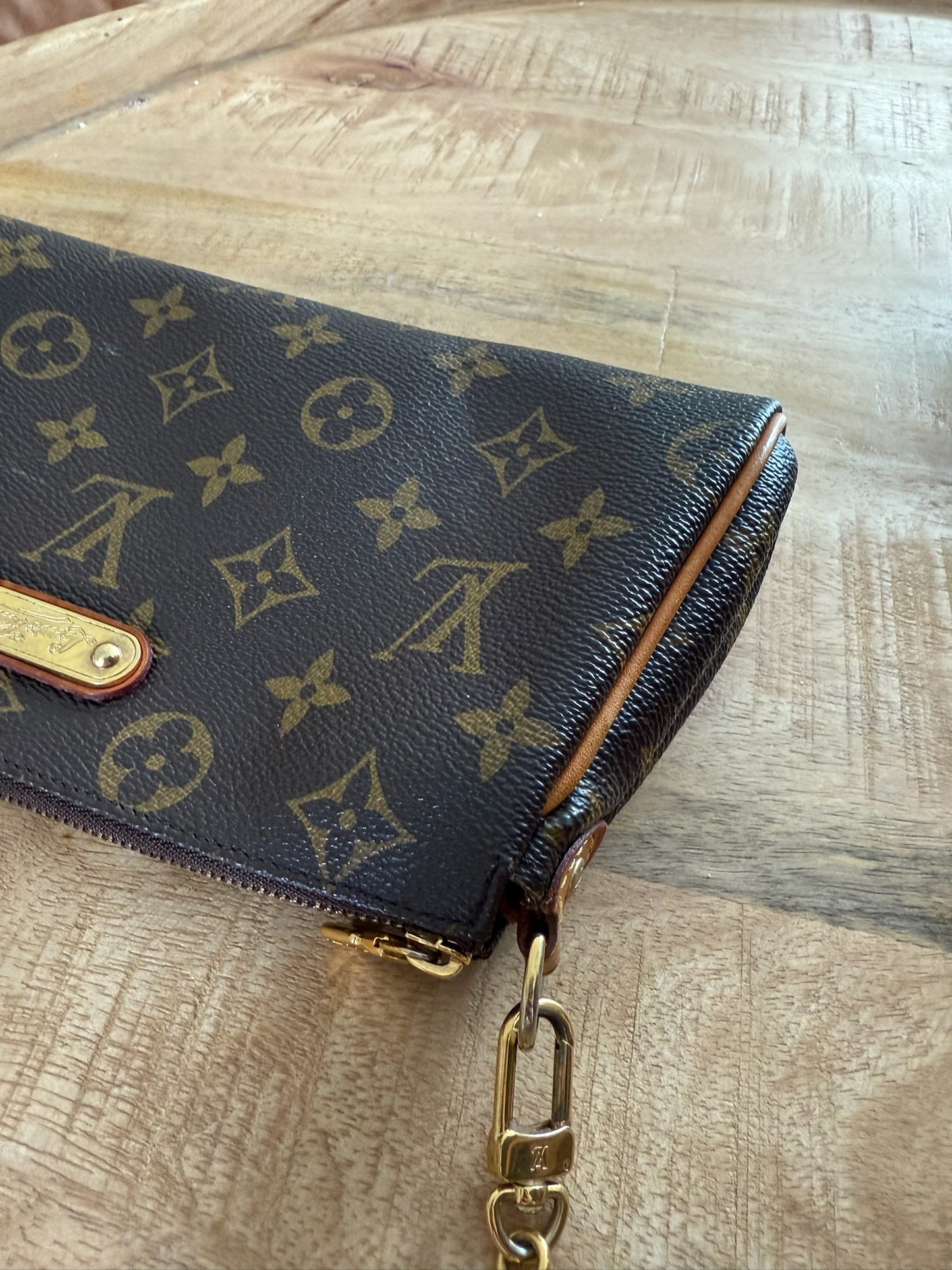 Louis Vuitton Eva clutch bag