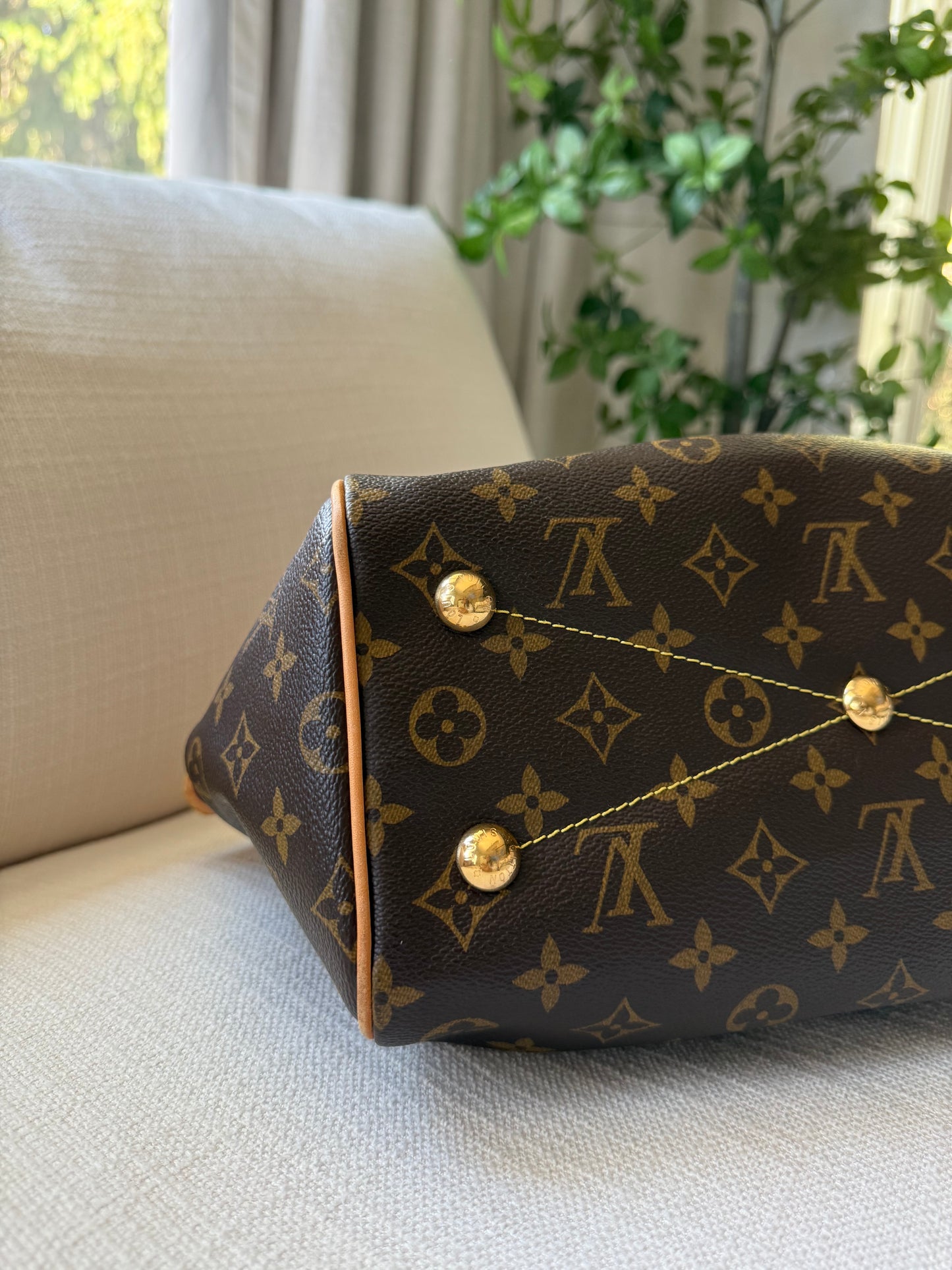 Tivoli Handbag Monogram
Canvas PM