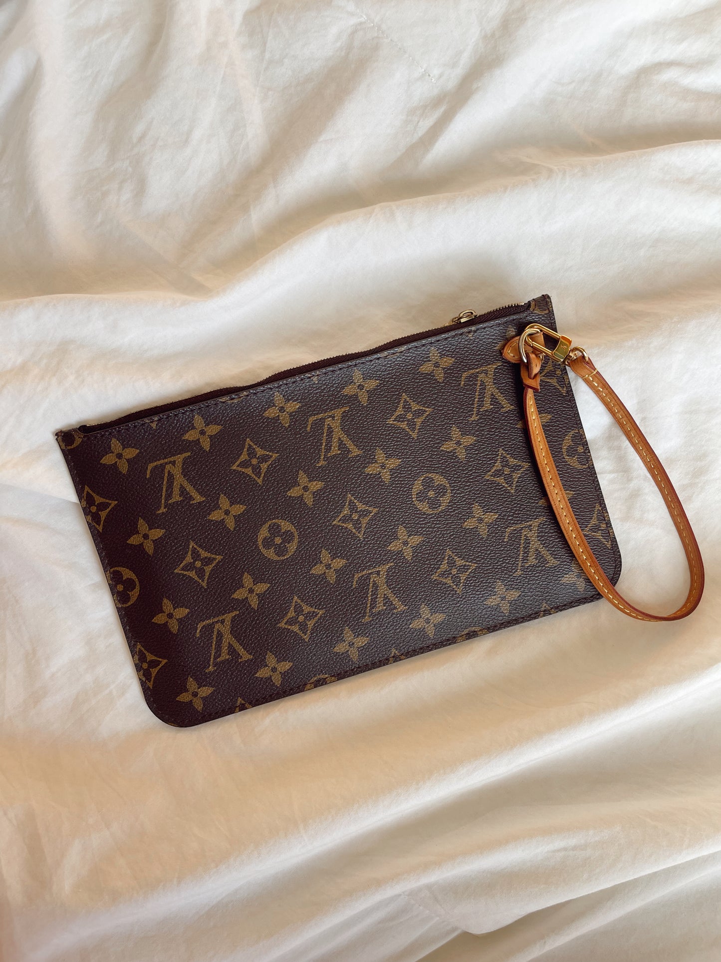 Louis Vuitton Neverfull Wristlet