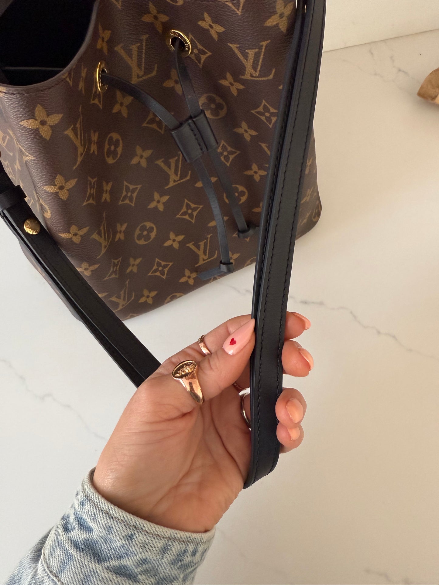 Louis Vuitton NeoNoe Monogram MM Black