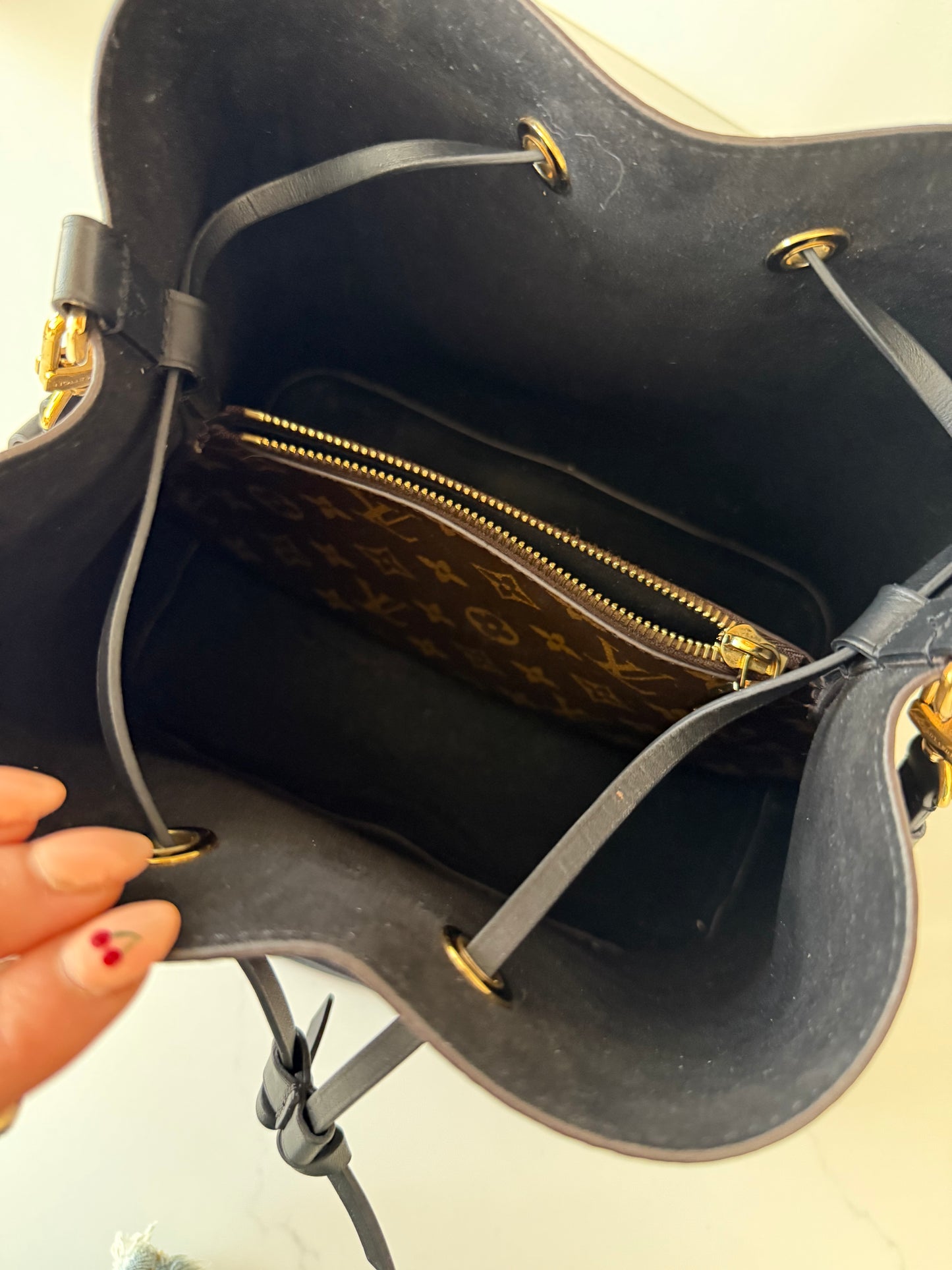 Louis Vuitton NeoNoe Monogram MM Black