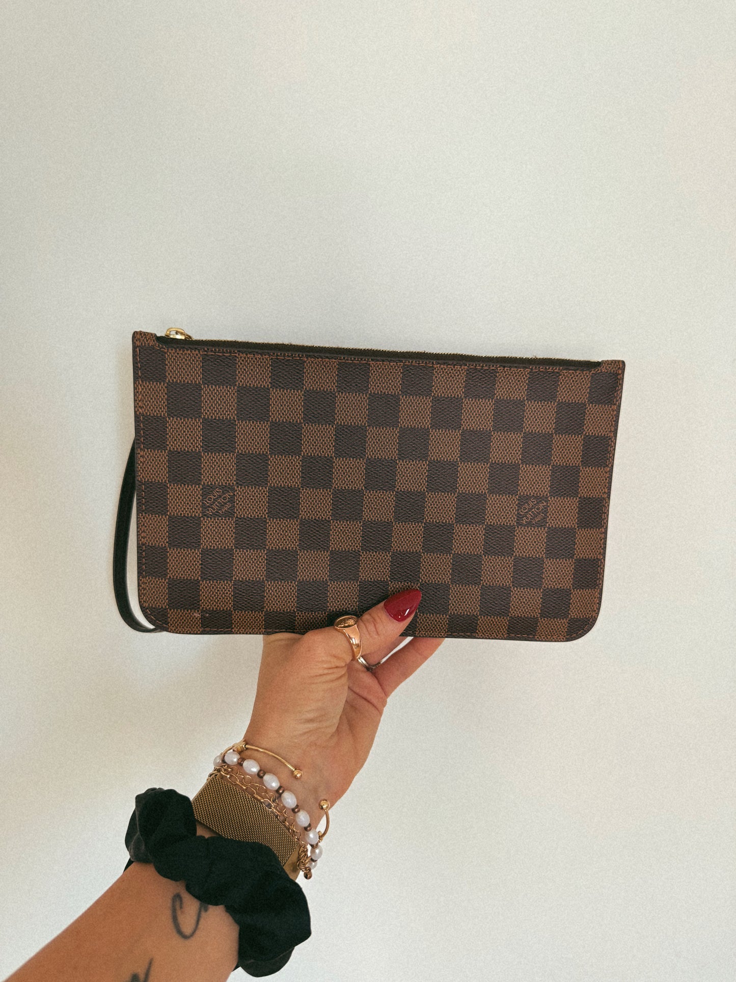 Louis Vuitton Neverfull Damier Ebene Wristlet