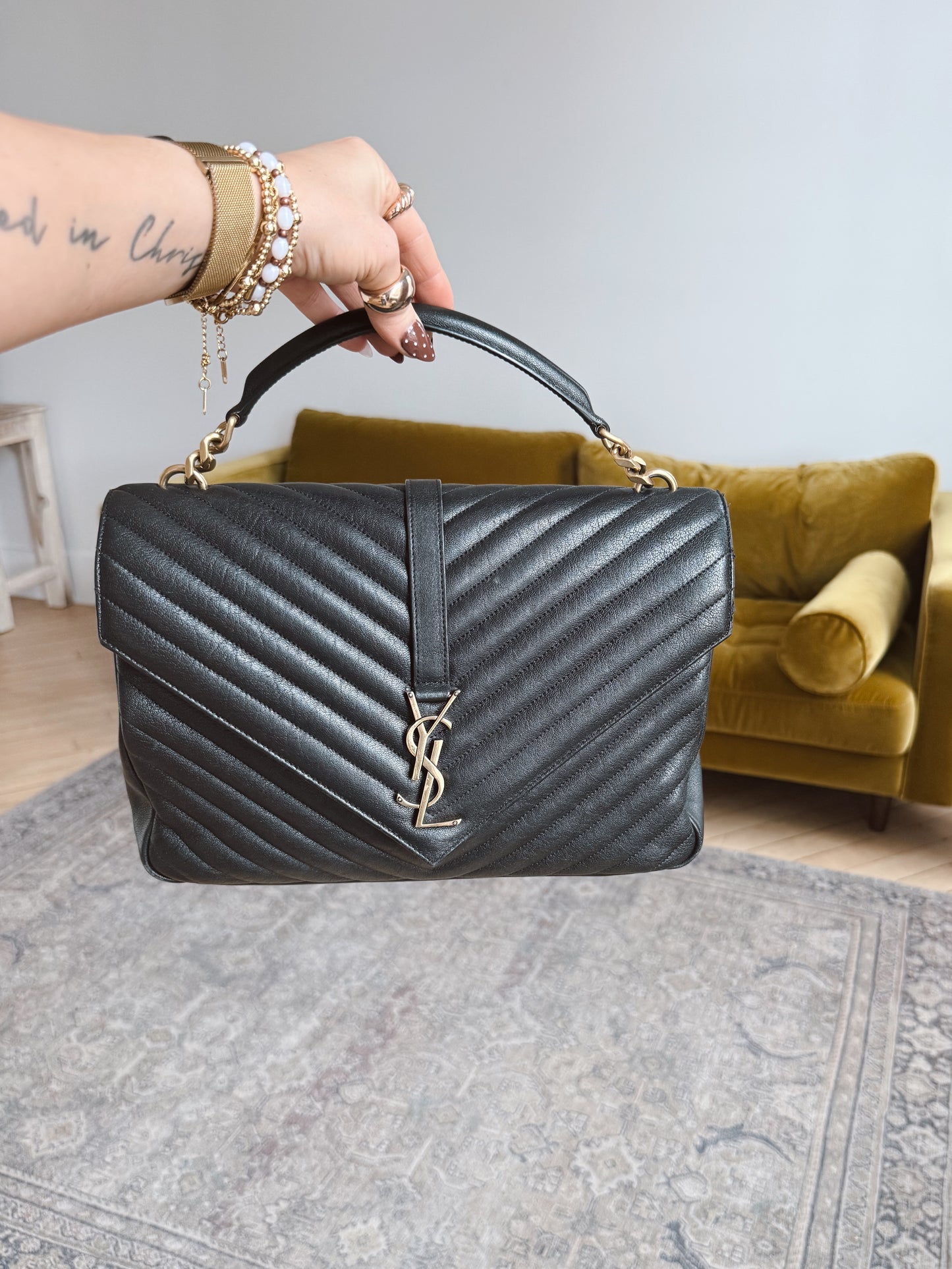 YSL Classic Monogram College Bag
Matelasse Chevron Leather
Large