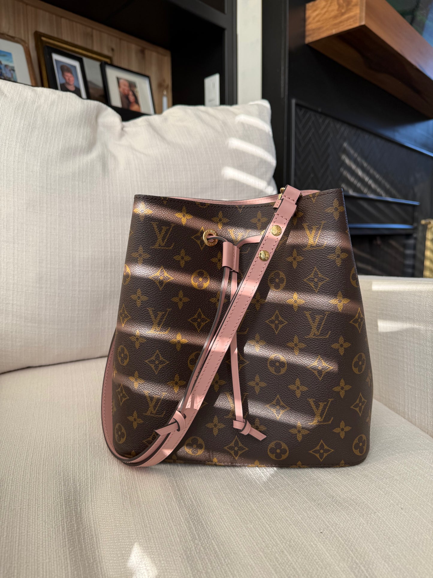 Louis Vuitton NeoNoe Rose