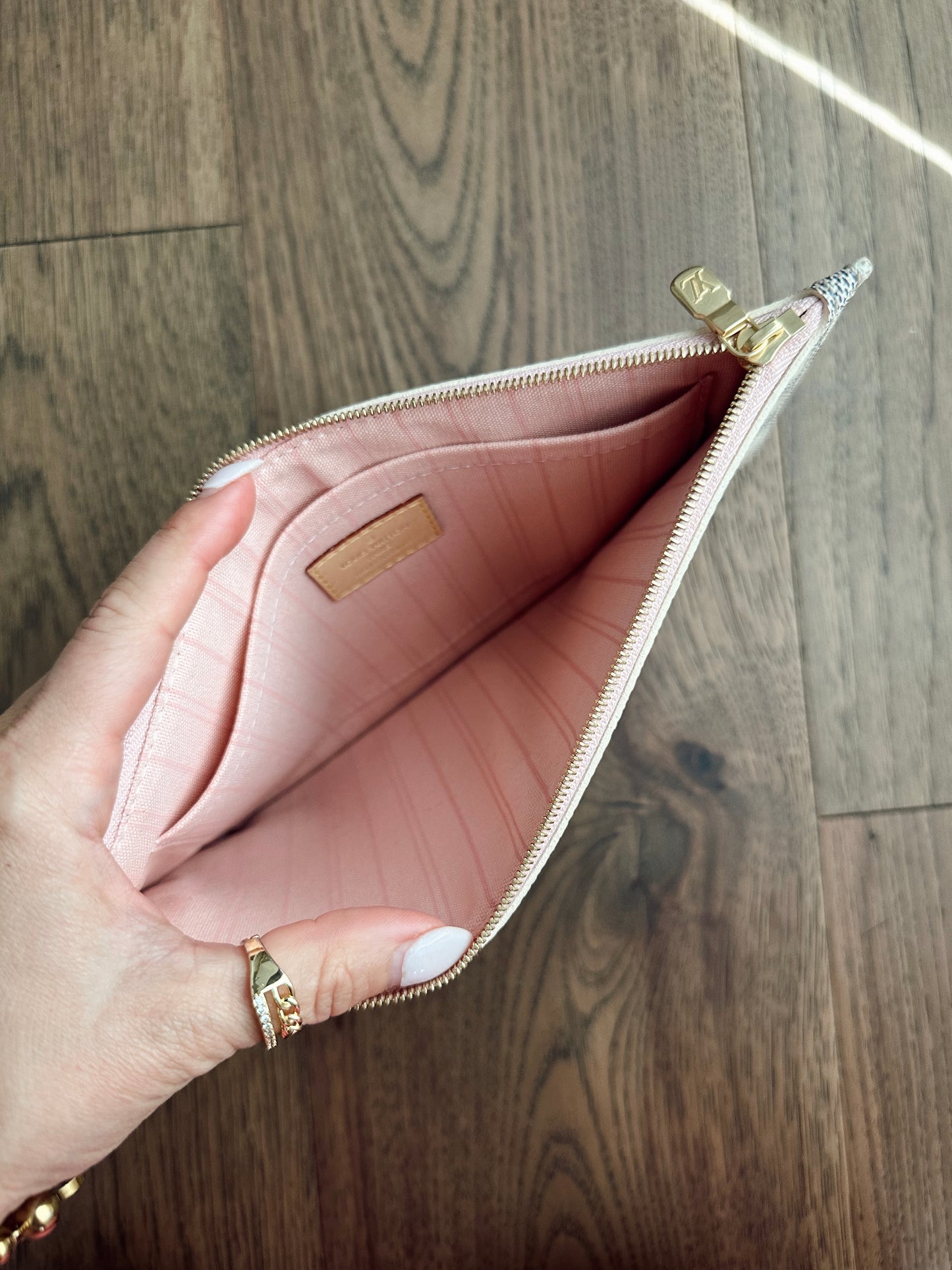 LV Neverfull Wristlet Damier Azur Ballerine