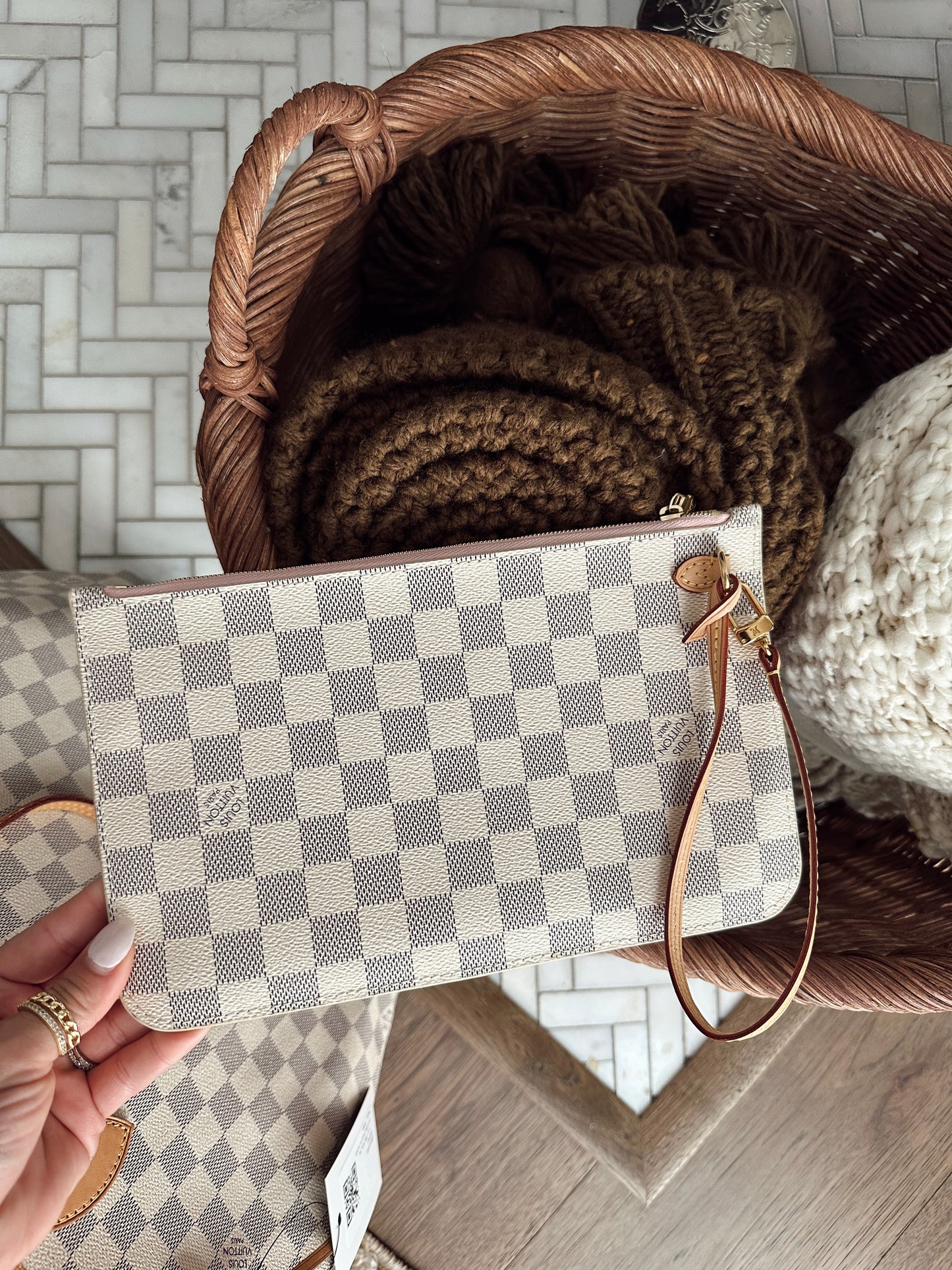 LV Neverfull Wristlet Damier Azur Ballerine
