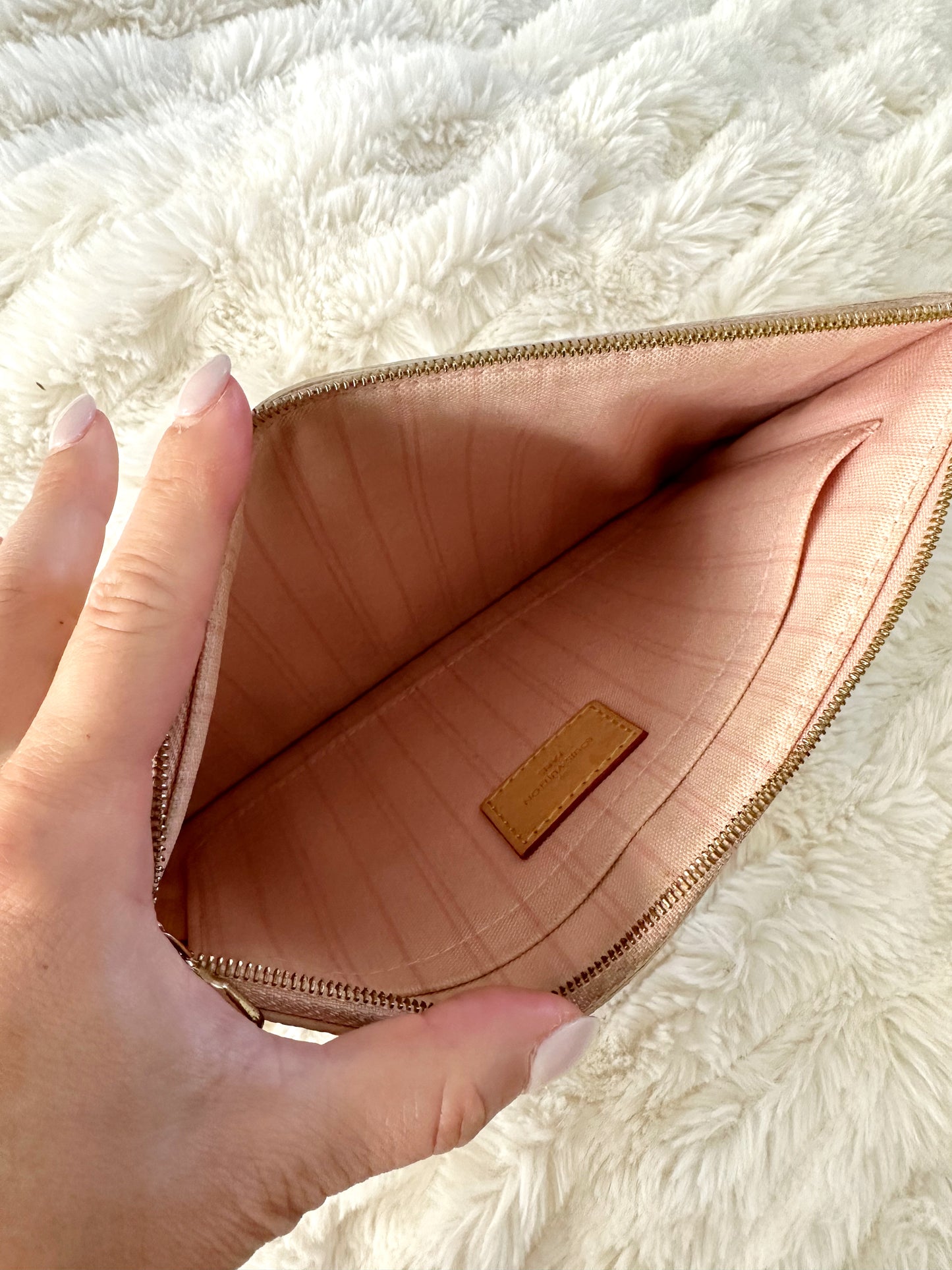 Neverfull Wristlet Azur Ballerine