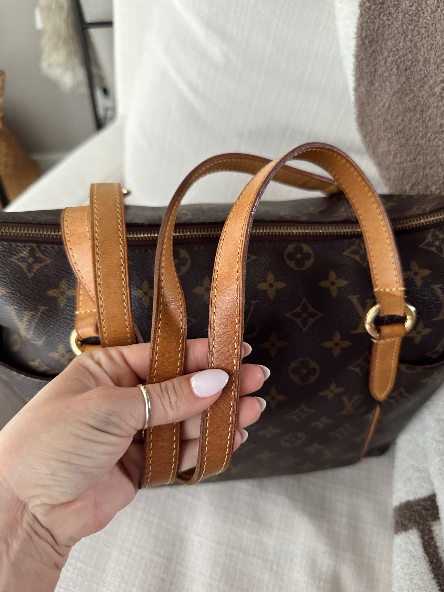 Louis Vuitton Monogram Totally MM