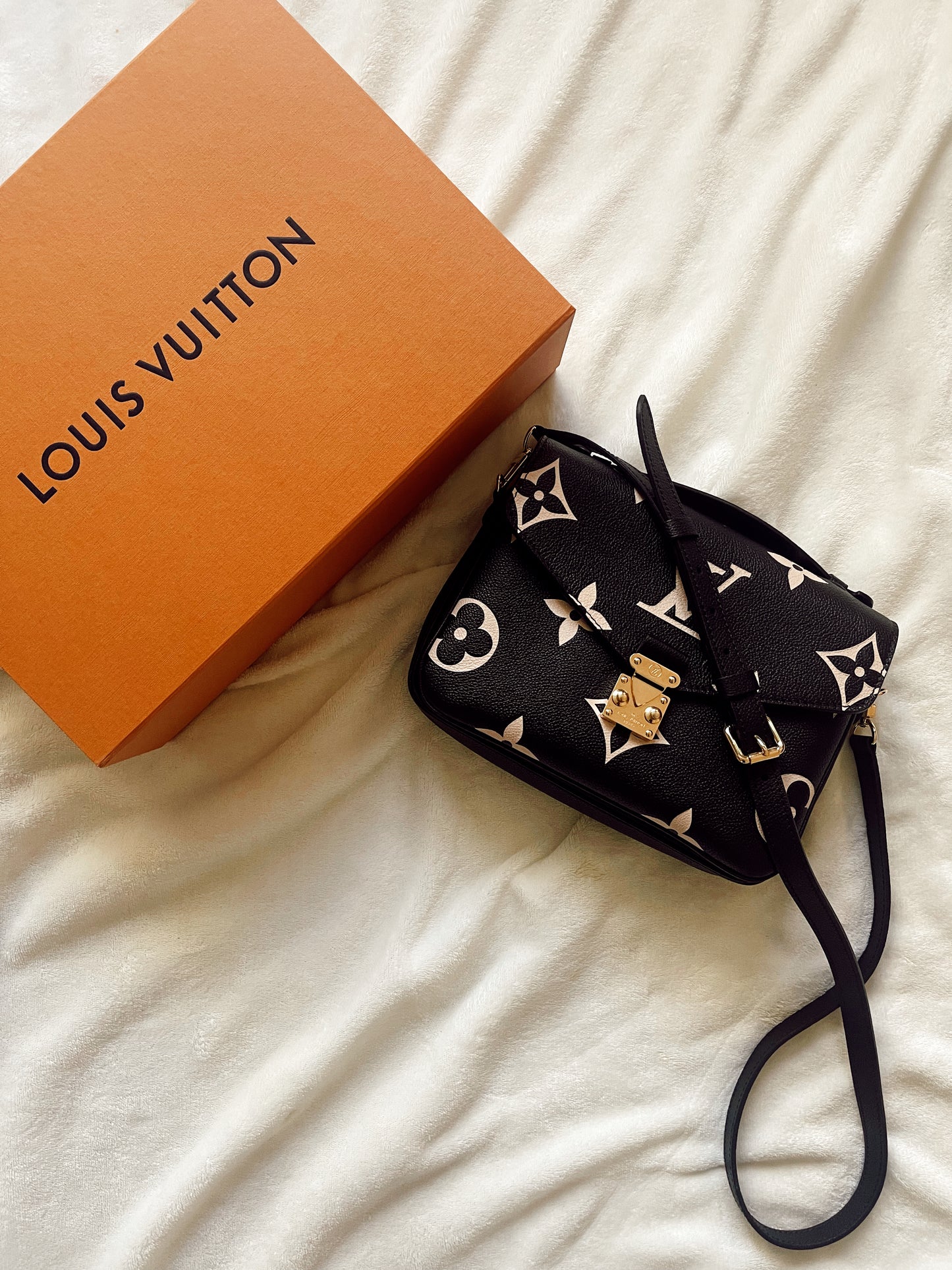 Louis Vuitton Empreinte Monogram Black Pochette Metis