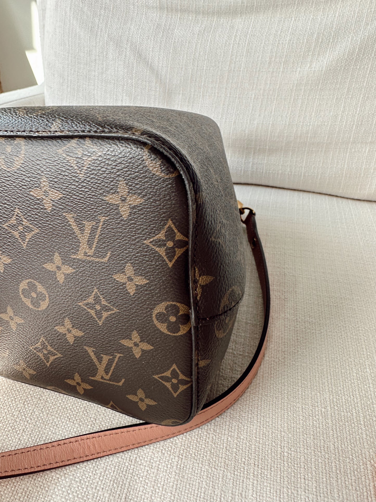Louis Vuitton NeoNoe MM