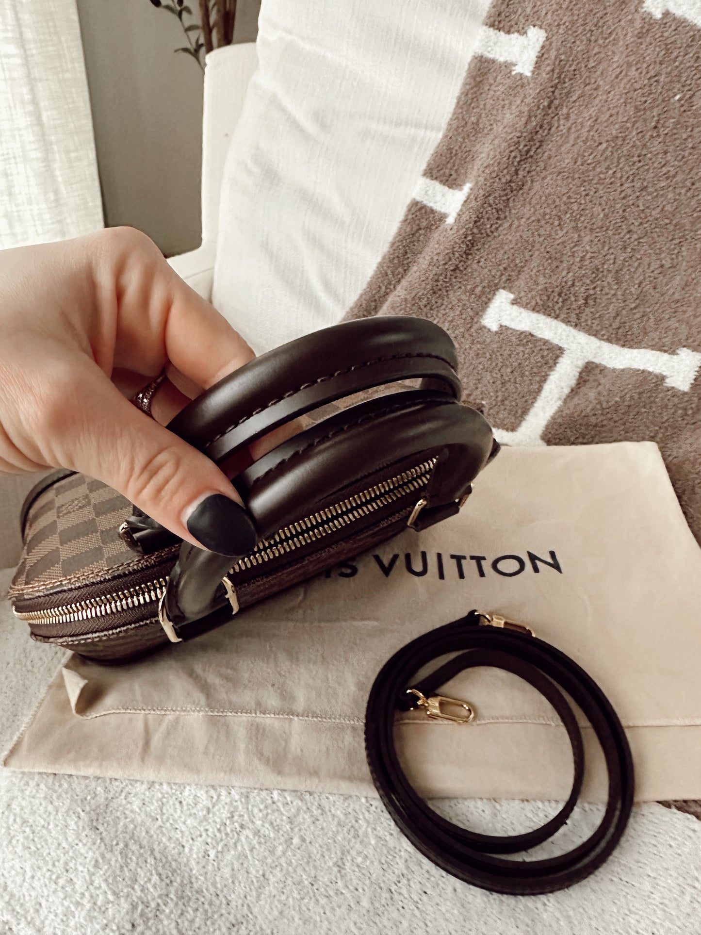 Louis Vuitton Alma BB Damier Ebene