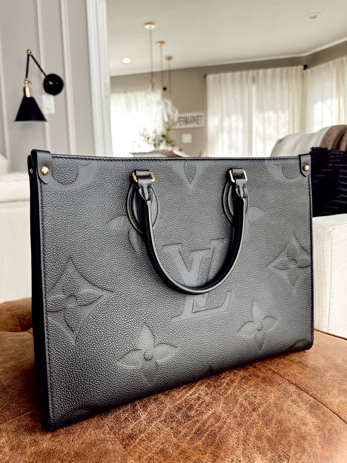 Louis Vuitton On The Go Tote MM Black