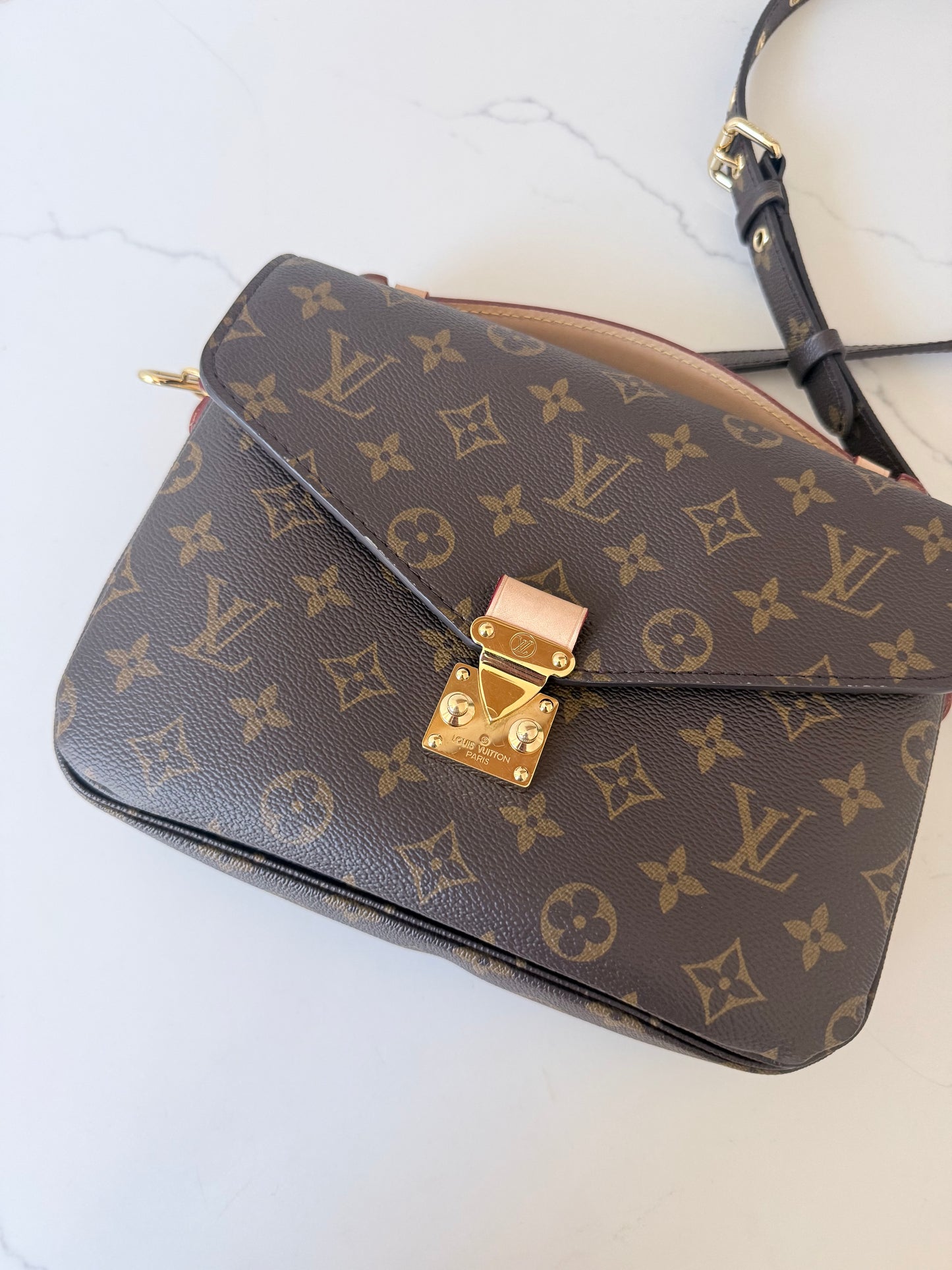 Louis Vuitton Pochette Métis Monogram