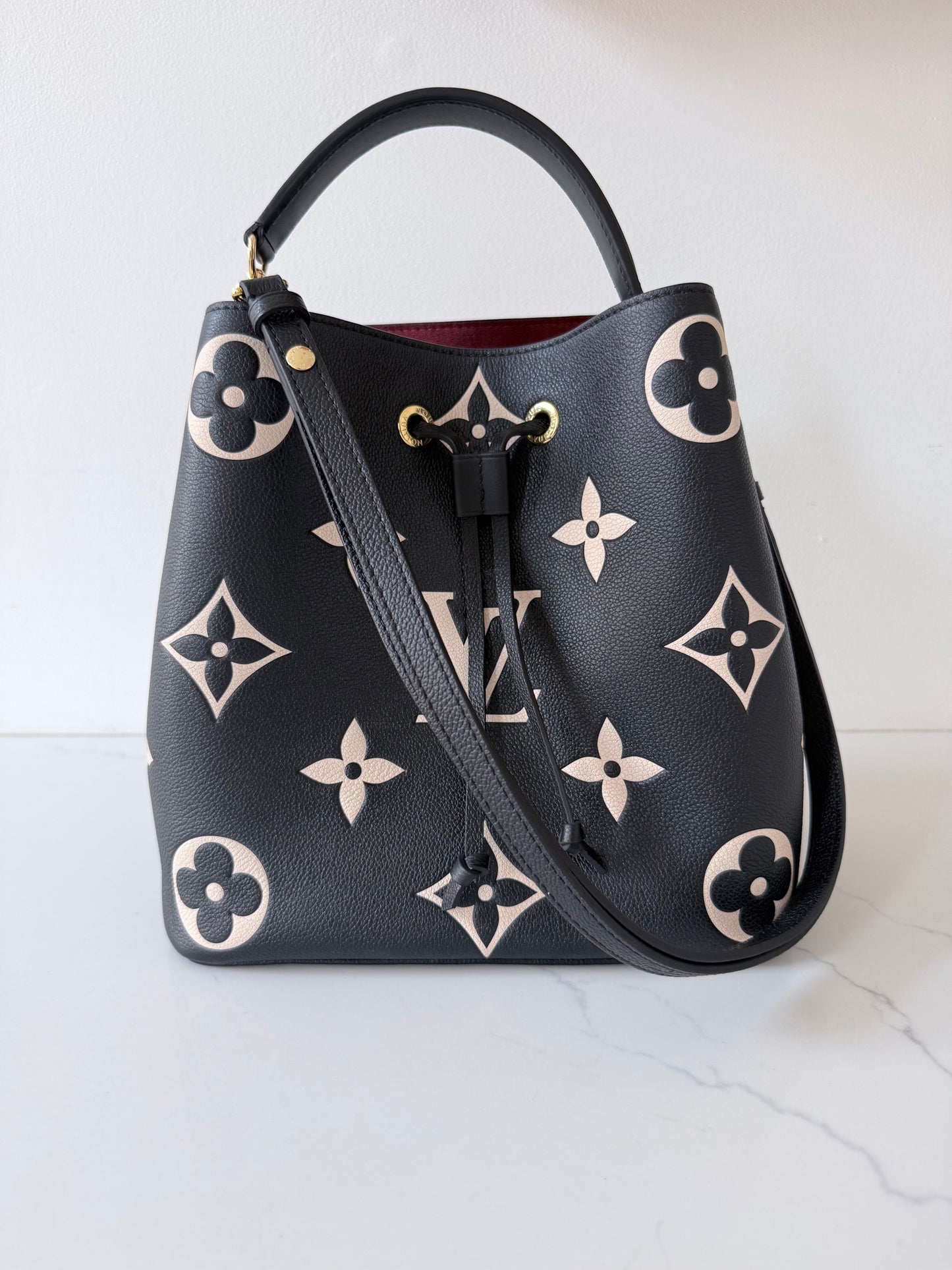 Louis Vuitton NéoNoé MM Bucket Bag Bicolor Monogram Empreinte