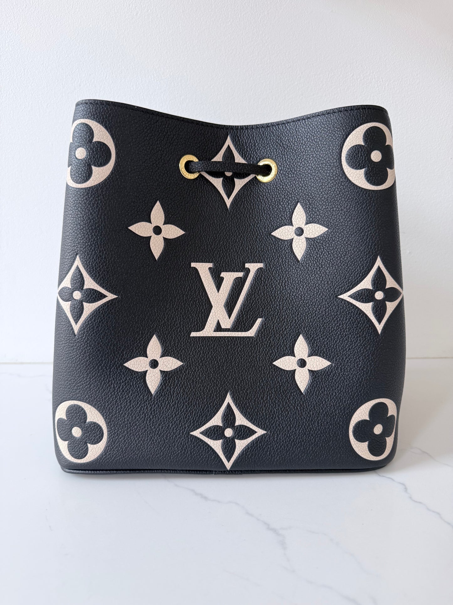 Louis Vuitton NéoNoé MM Bucket Bag Bicolor Monogram Empreinte