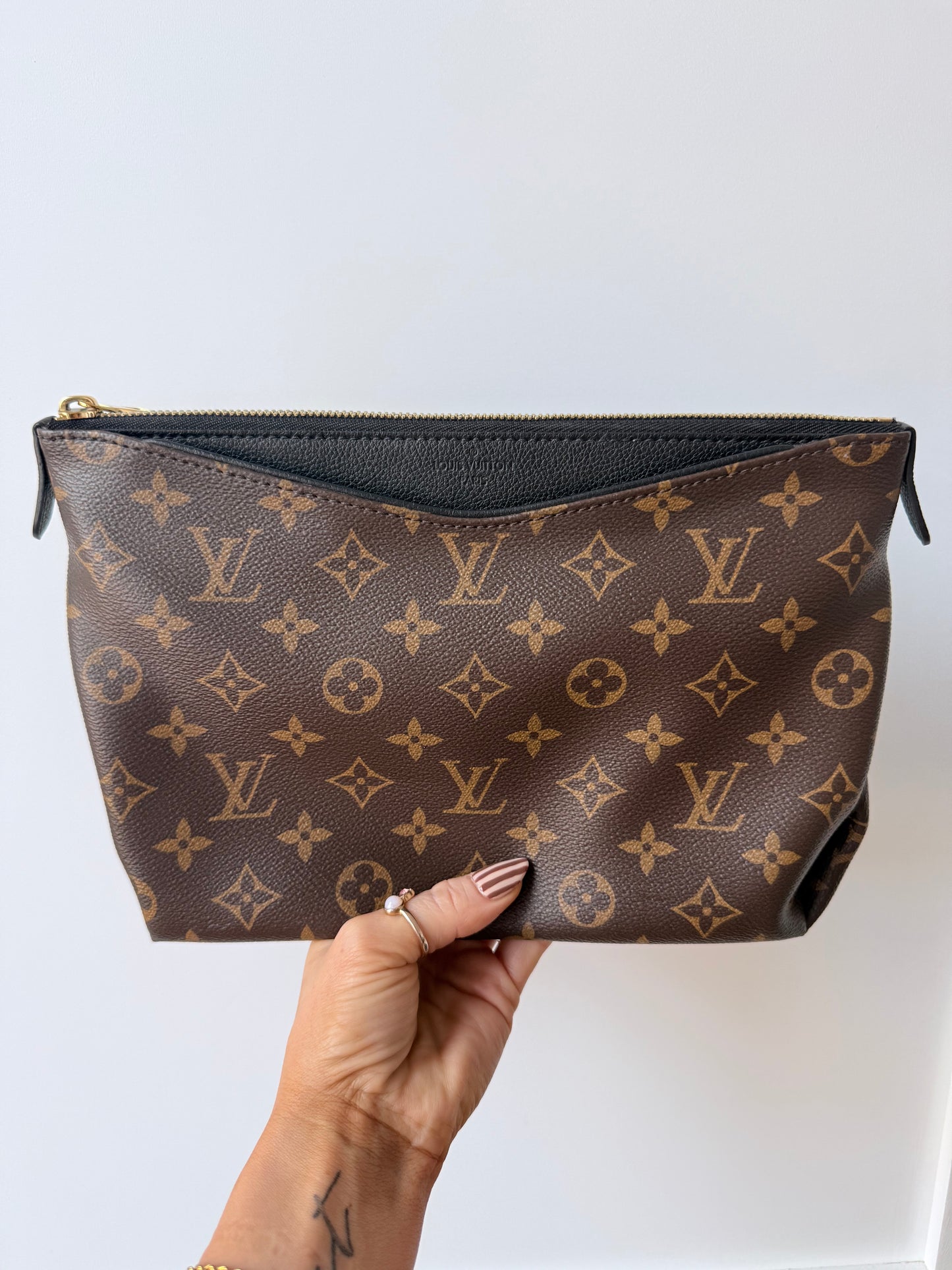 Louis Vuitton Pallas Beauty Case
