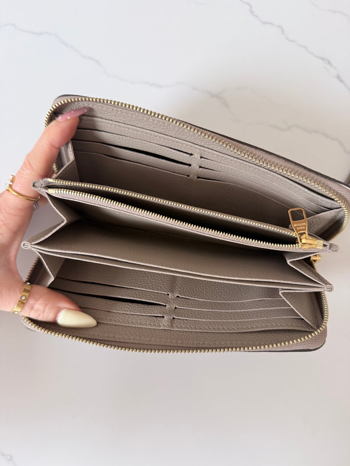 Louis Vuitton Zippy Wallet Leather Empreinte Dove/Cream