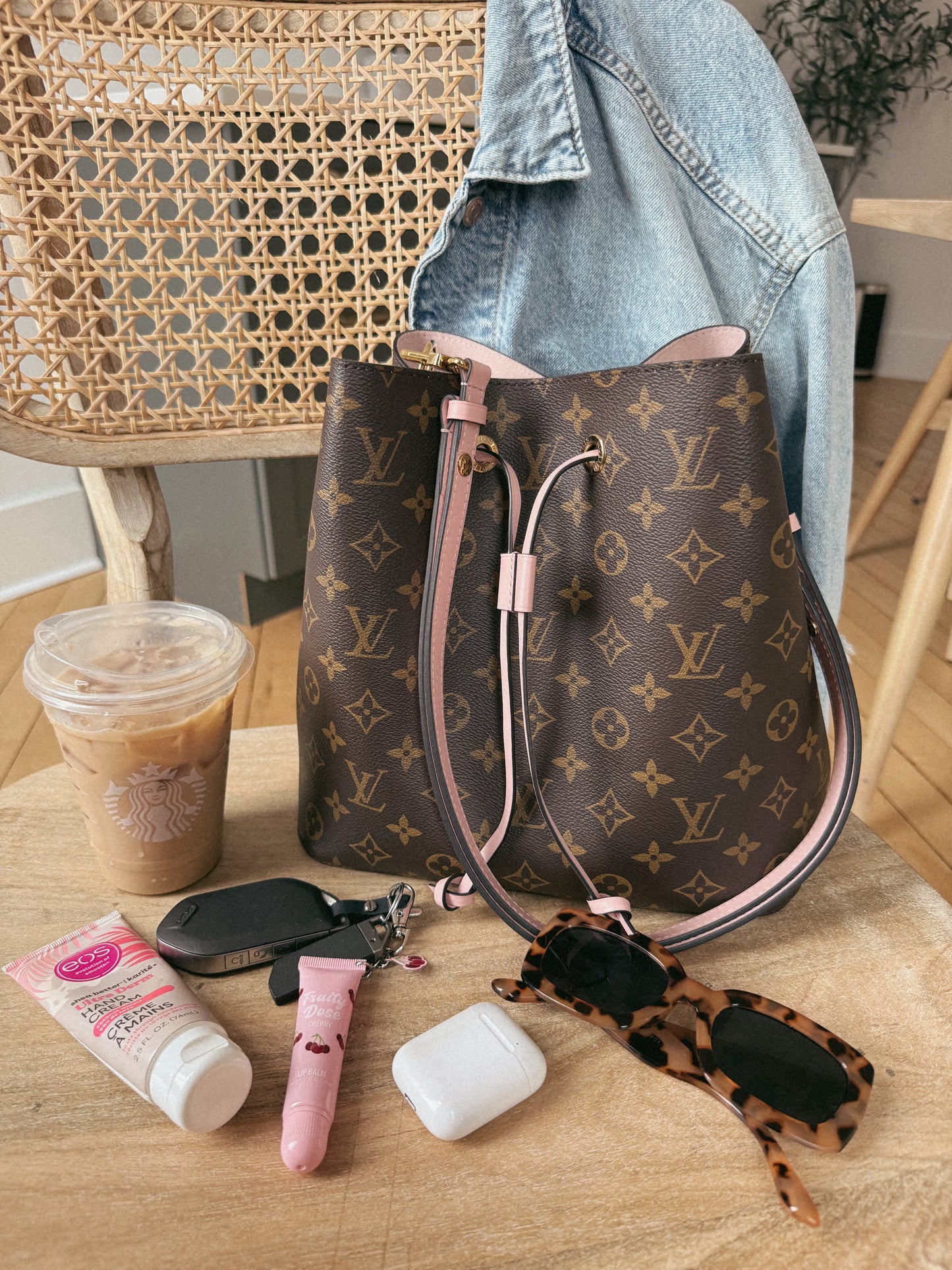 Louis Vuitton NeoNoe Monogram Pink