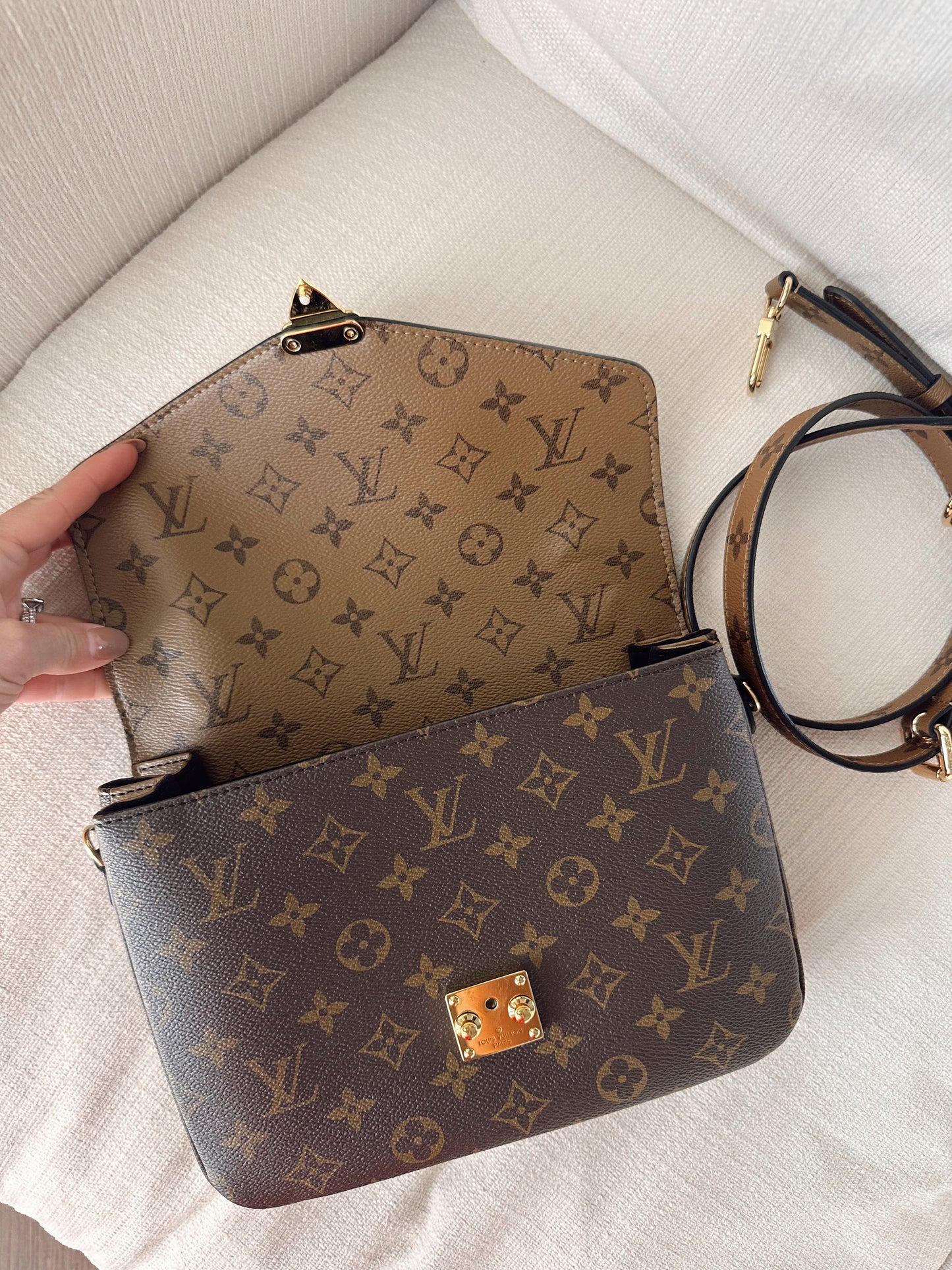 Louis Vuitton Reverse Monogram Metis Pochette