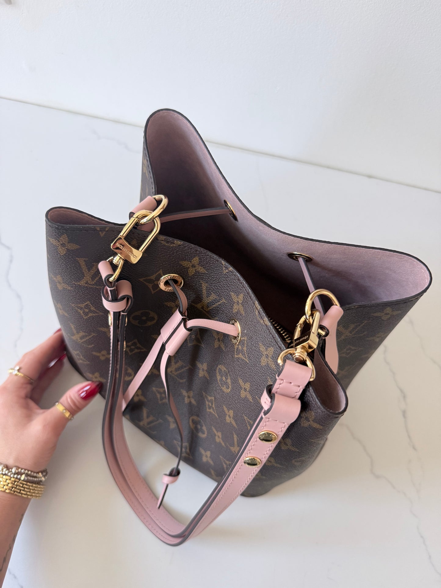 Louis Vuitton NeoNoe Monogram Rose