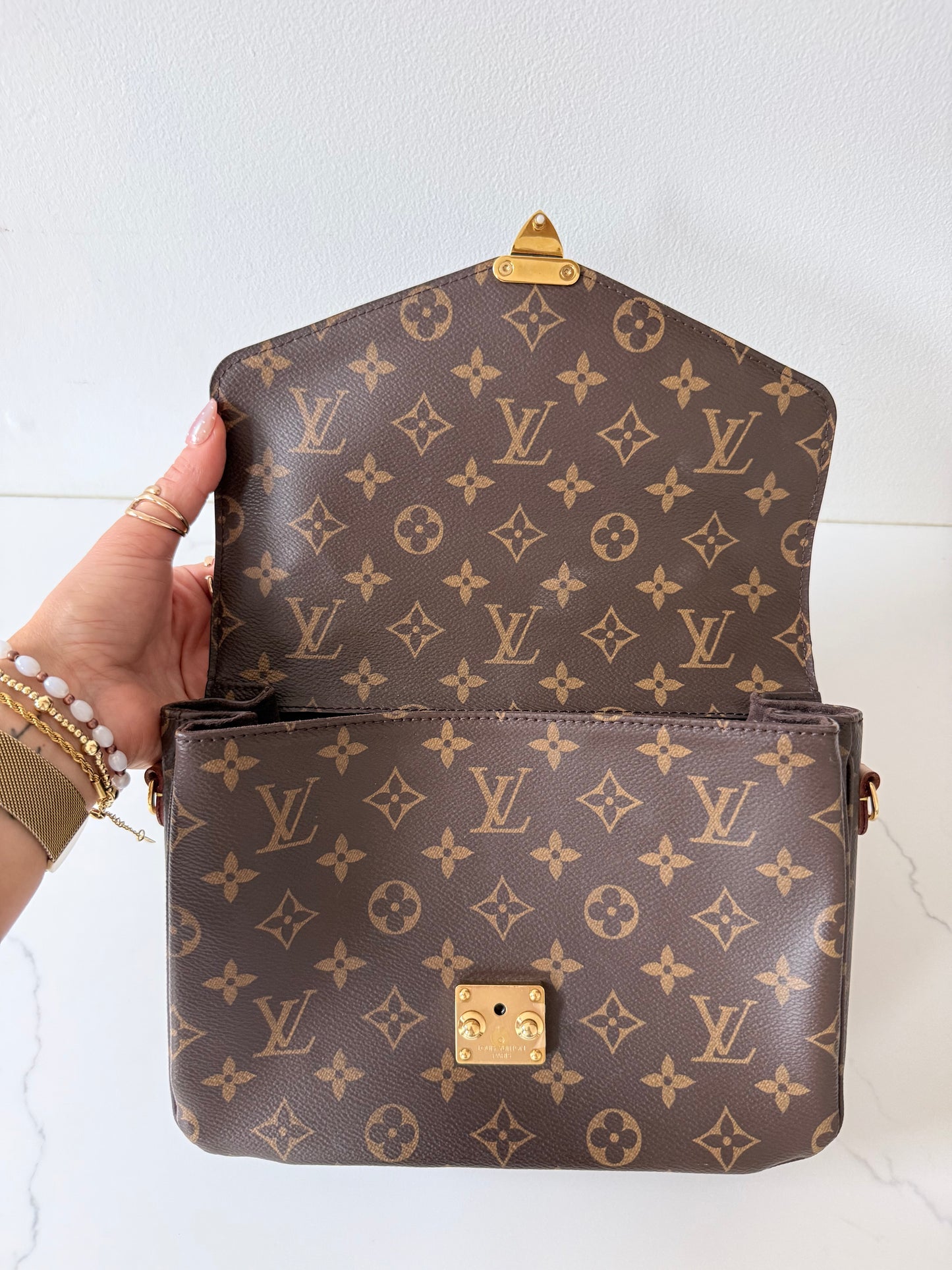 Louis Vuitton Pochette Métis Monogram