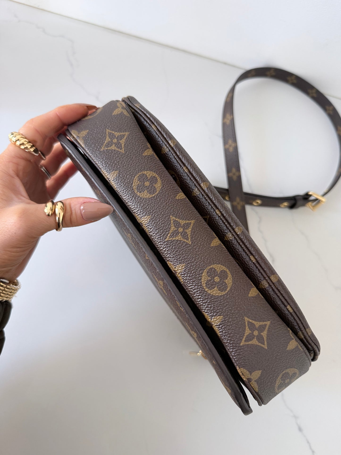 Louis Vuitton Pochette Métis Monogram
