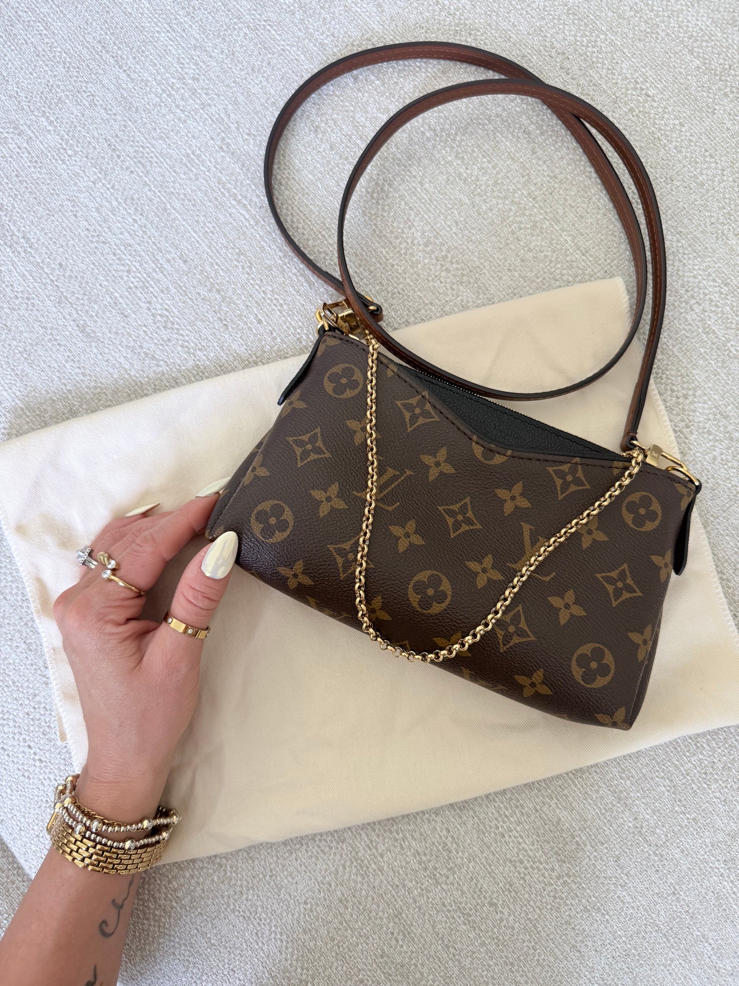 Louis Vuitton Pallas Crossbody Monogram