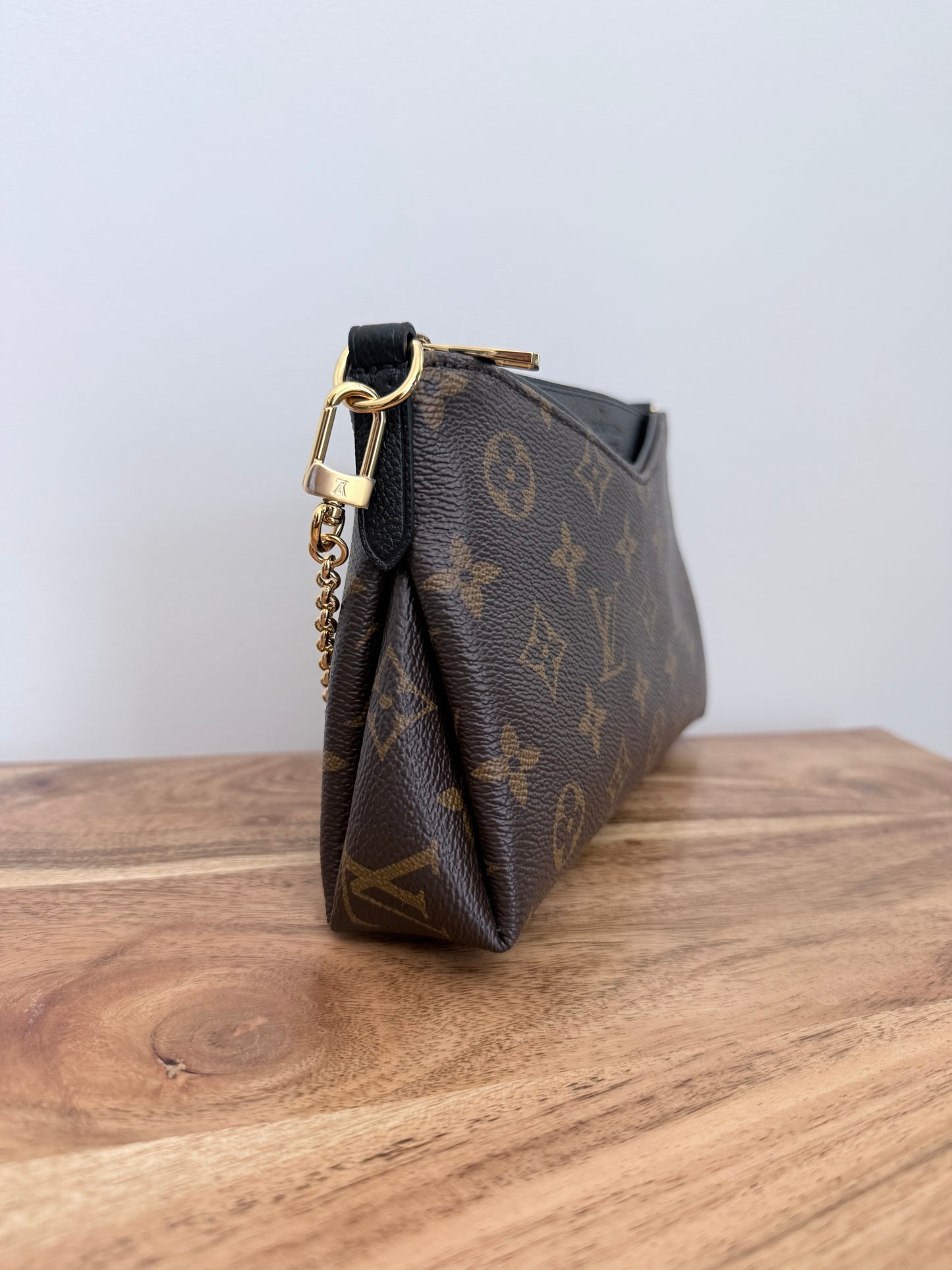 Louis Vuitton Pallas Crossbody Monogram
